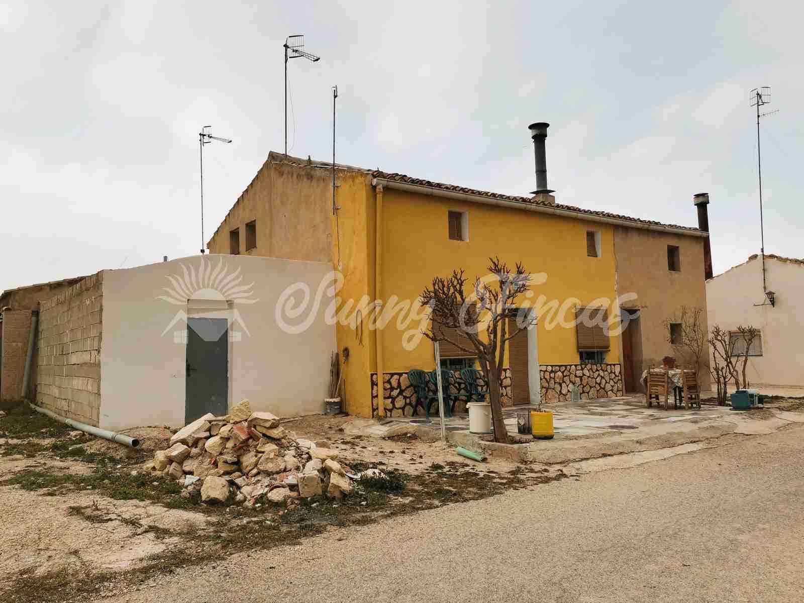 5 soveværelse Finca/Landehus til salg i Yecla med garage - € 65.000 (Ref: 7429738)