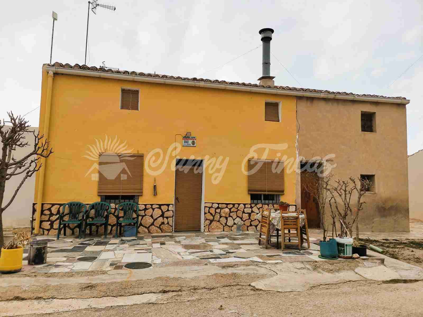 5 soveværelse Finca/Landehus til salg i Yecla med garage - € 65.000 (Ref: 7429738)