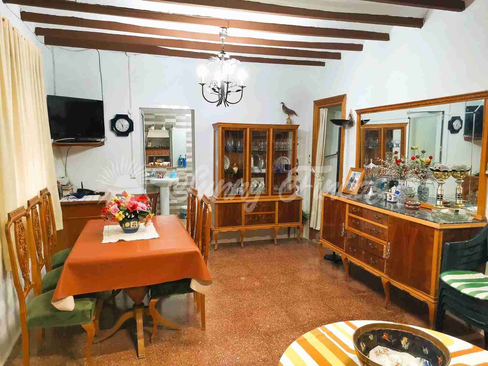 5 soveværelse Finca/Landehus til salg i Yecla med garage - € 65.000 (Ref: 7429738)