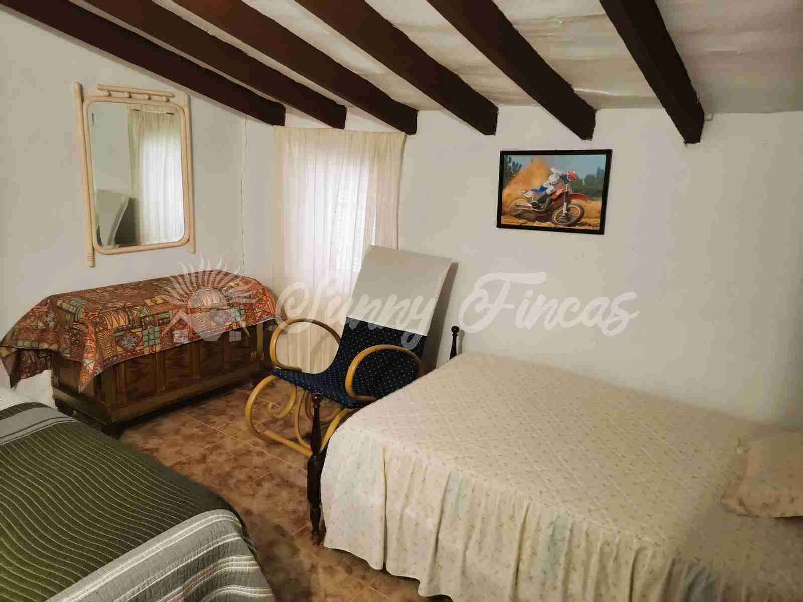 5 soveværelse Finca/Landehus til salg i Yecla med garage - € 65.000 (Ref: 7429738)