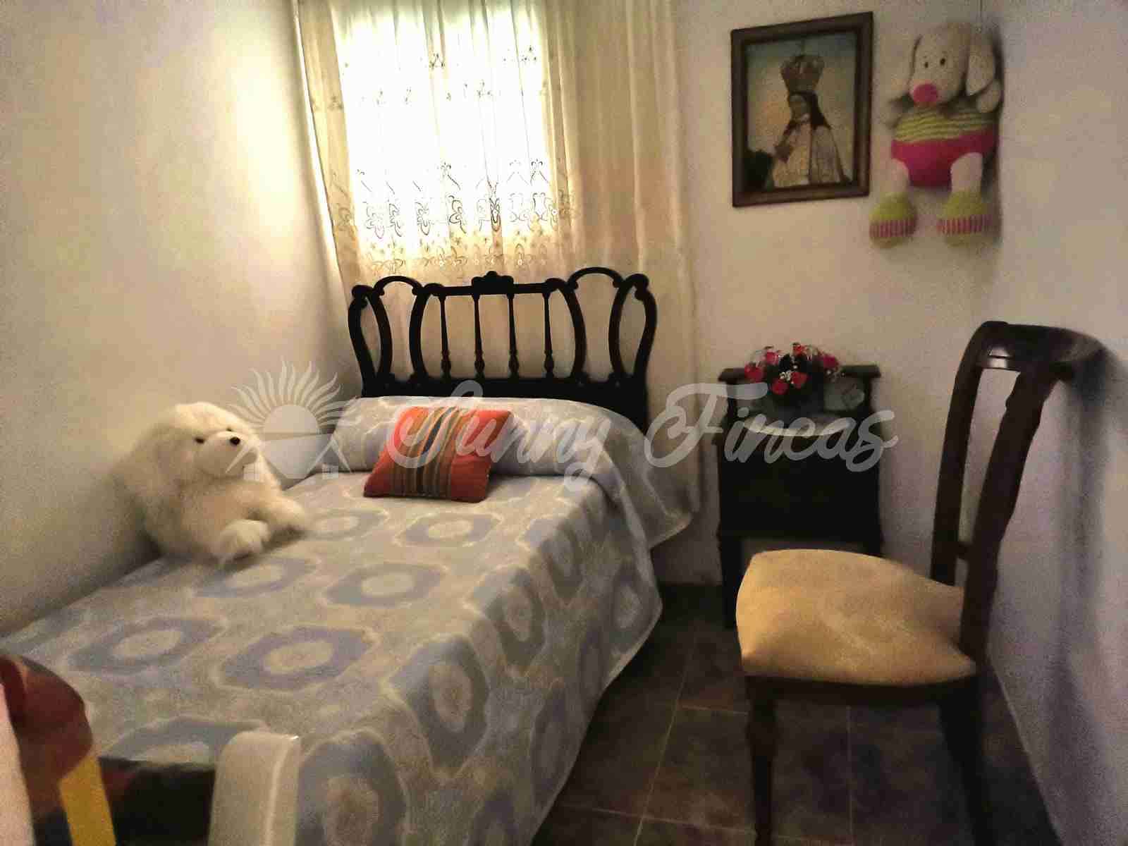 5 soveværelse Finca/Landehus til salg i Yecla med garage - € 65.000 (Ref: 7429738)