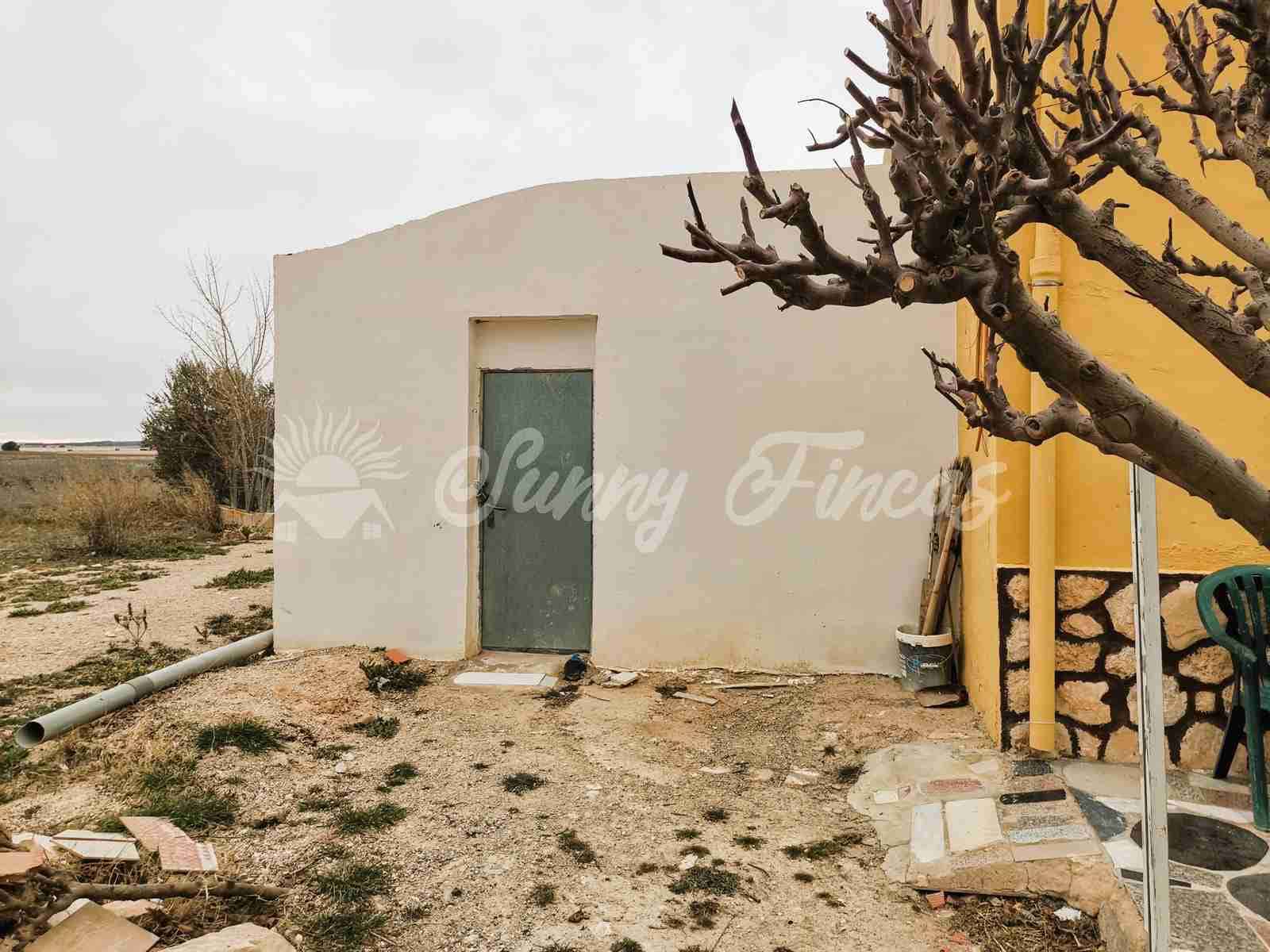 5 soveværelse Finca/Landehus til salg i Yecla med garage - € 65.000 (Ref: 7429738)