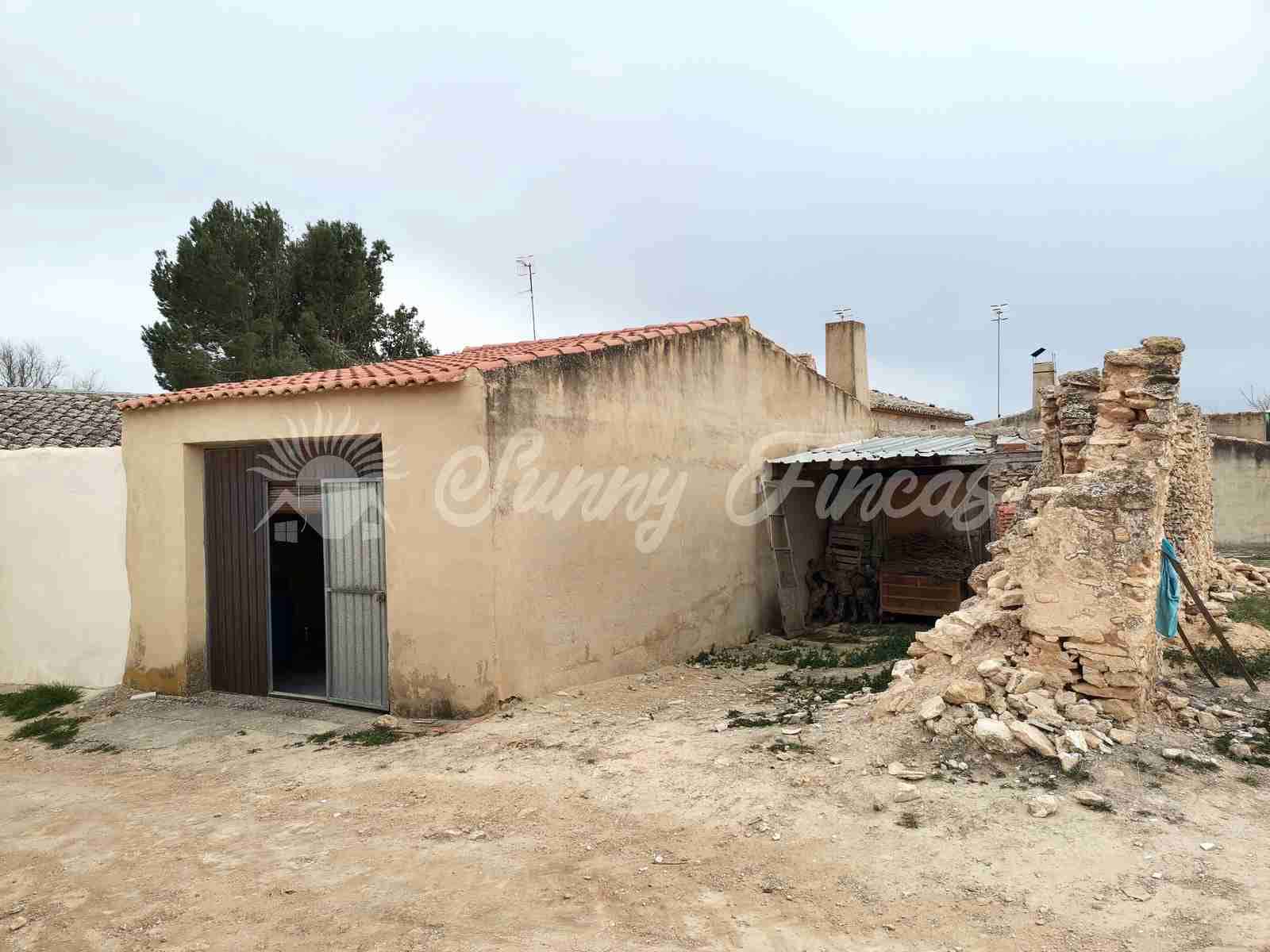 5 soveværelse Finca/Landehus til salg i Yecla med garage - € 65.000 (Ref: 7429738)