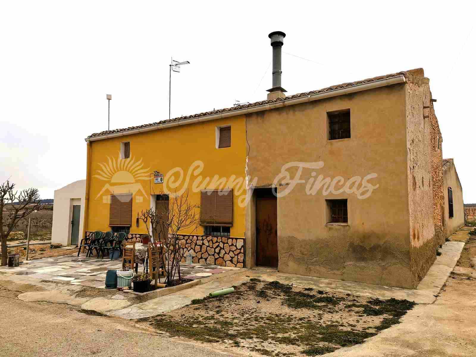 5 soveværelse Finca/Landehus til salg i Yecla med garage - € 65.000 (Ref: 7429738)