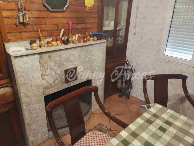 6 soveværelse Finca/Landehus til salg i Yecla med swimmingpool garage - € 139.995 (Ref: 7462606)