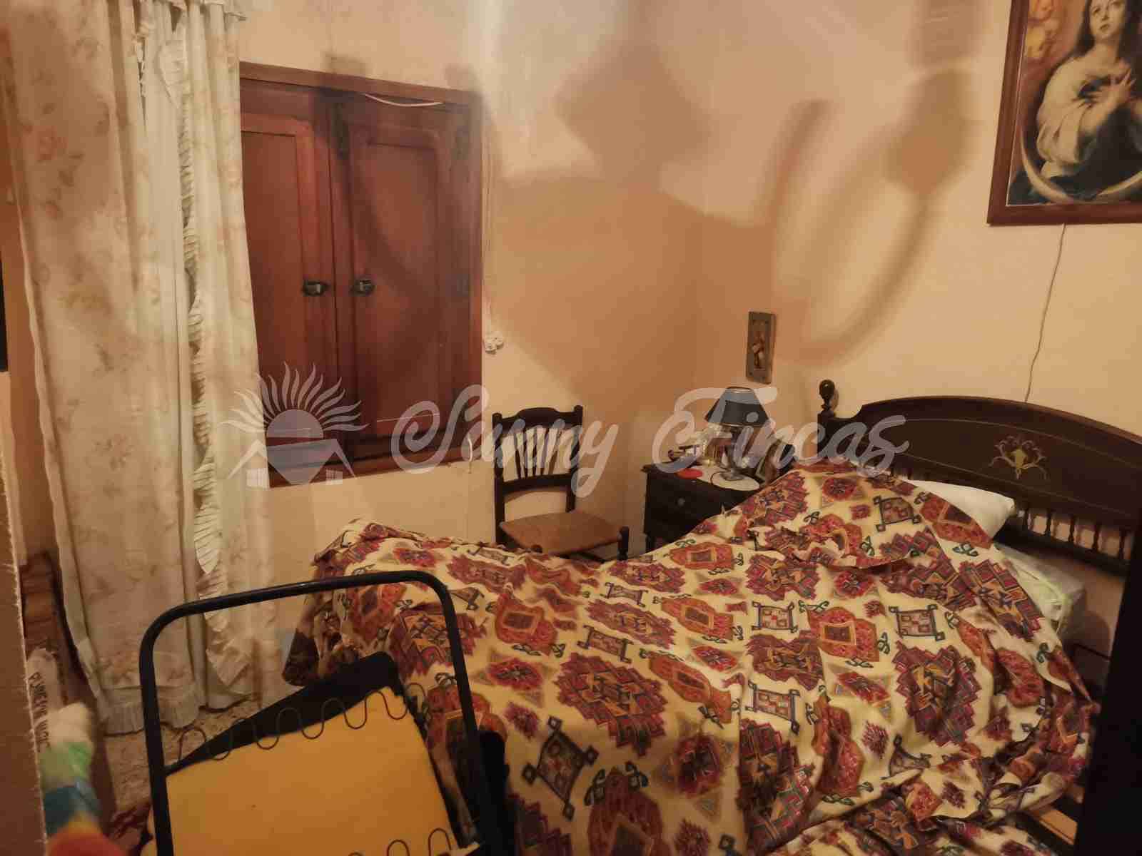 6 soveværelse Finca/Landehus til salg i Yecla med swimmingpool garage - € 139.995 (Ref: 7462606)