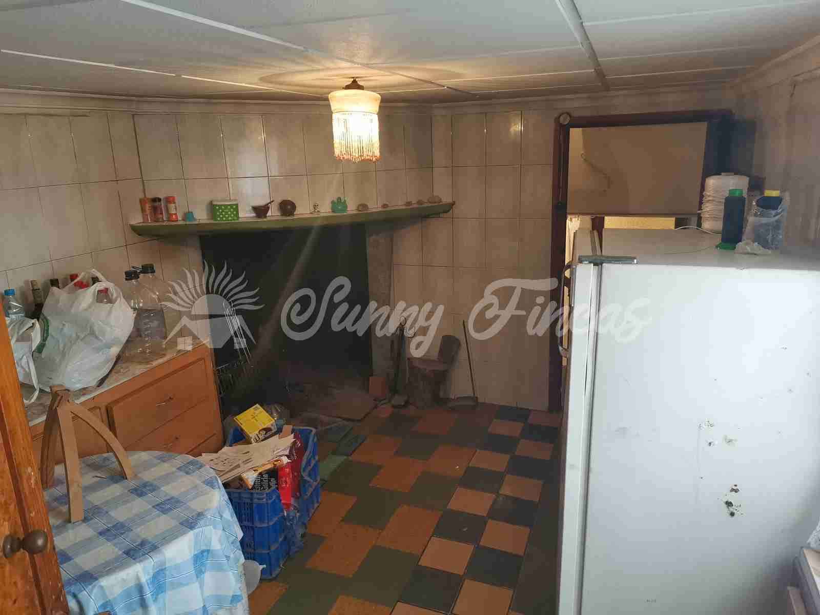 6 soveværelse Finca/Landehus til salg i Yecla med swimmingpool garage - € 139.995 (Ref: 7462606)