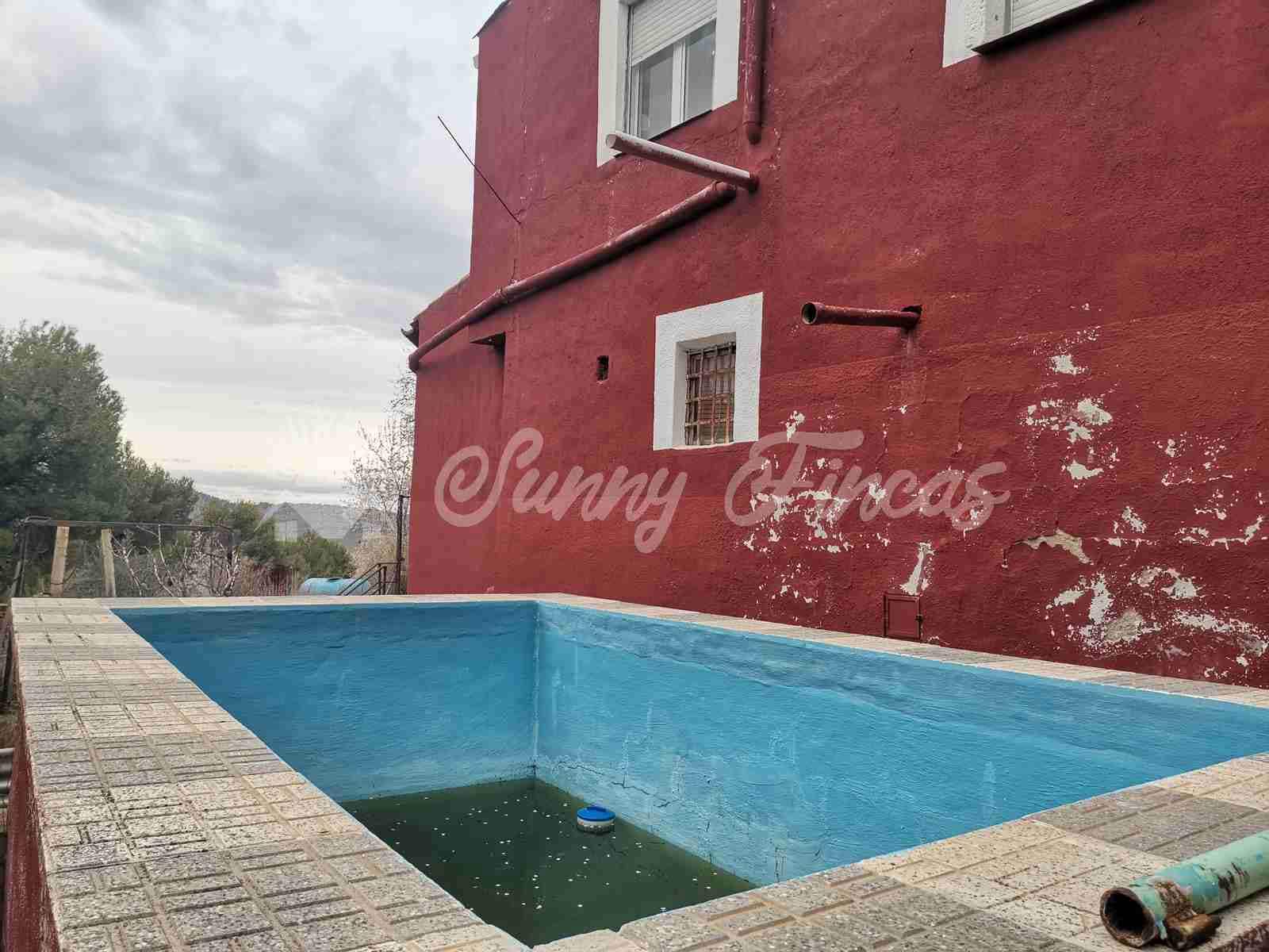 6 soveværelse Finca/Landehus til salg i Yecla med swimmingpool garage - € 139.995 (Ref: 7462606)