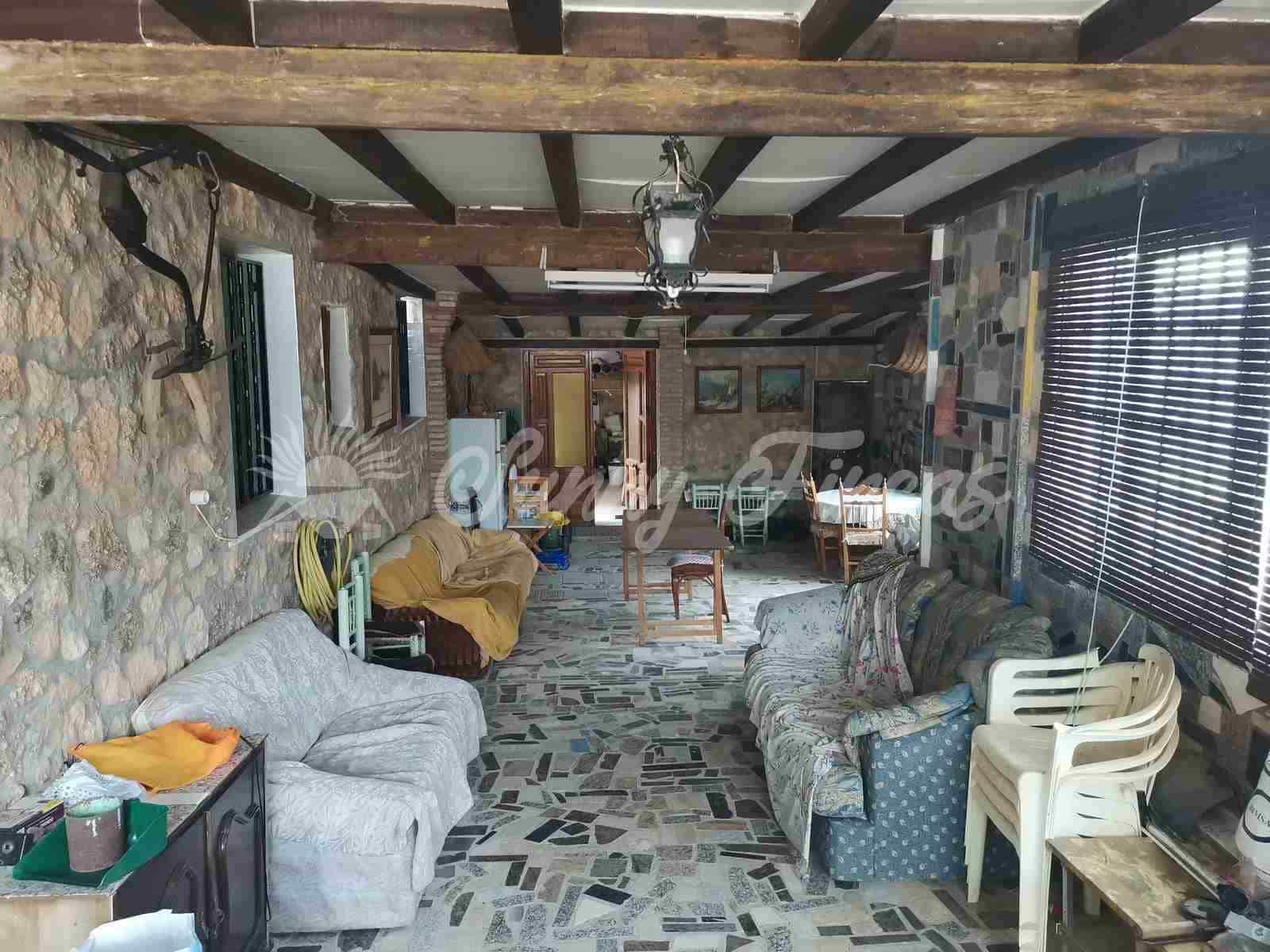 6 soveværelse Finca/Landehus til salg i Yecla med swimmingpool garage - € 139.995 (Ref: 7462606)