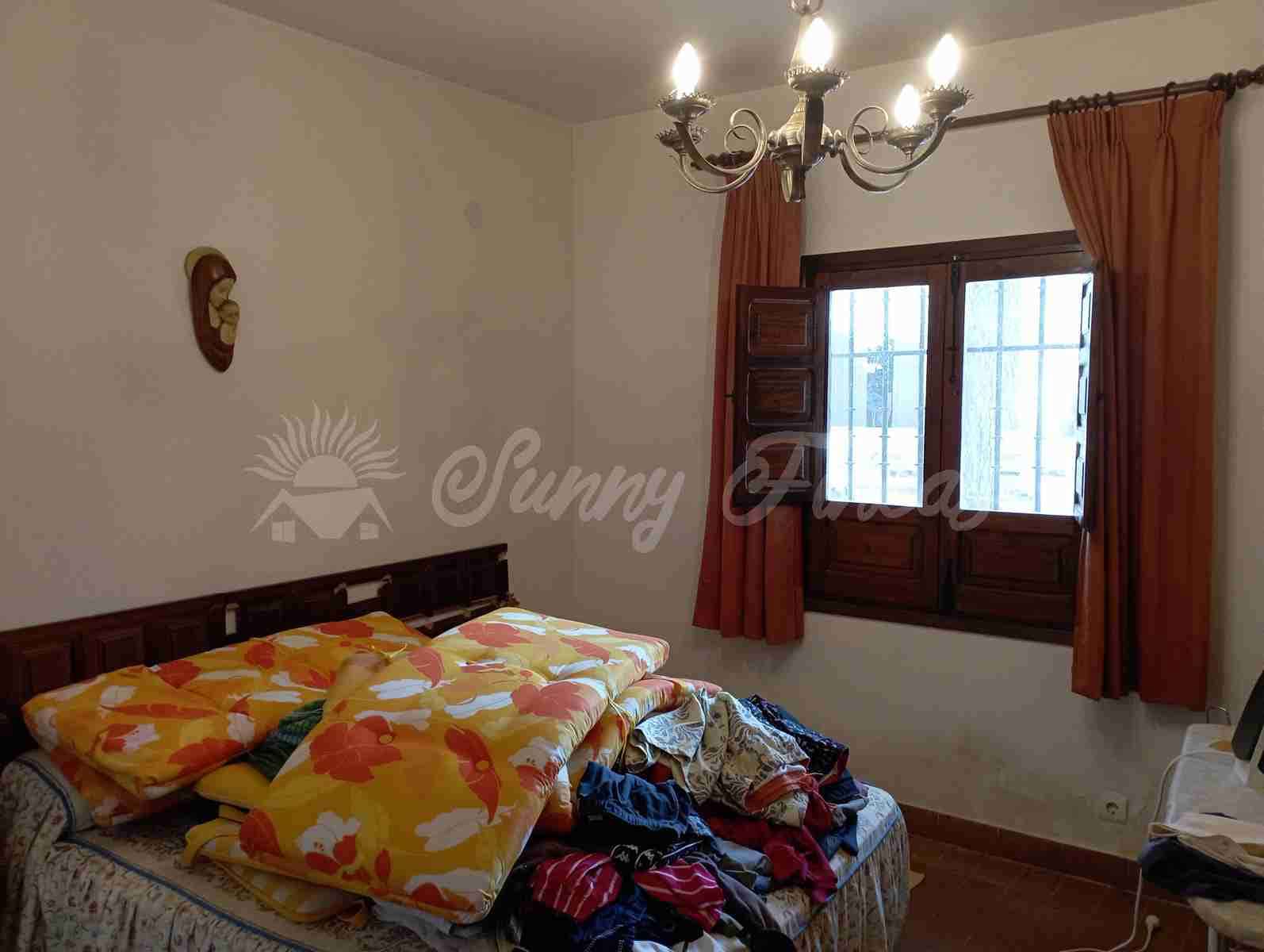 4 soveværelse Villa til salg i Ayora med swimmingpool garage - € 186.000 (Ref: 7694414)