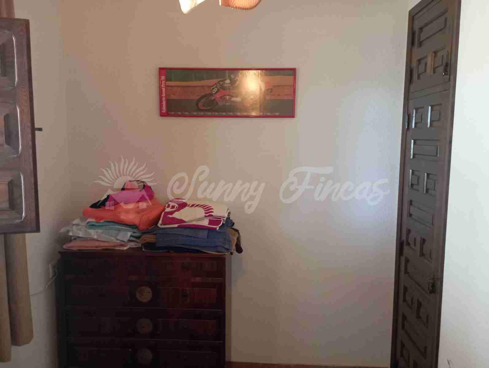 4 soveværelse Villa til salg i Ayora med swimmingpool garage - € 186.000 (Ref: 7694414)