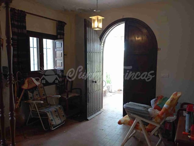 4 slaapkamer Villa te koop in Ayora met zwembad garage - € 186.000 (Ref: 7694414)