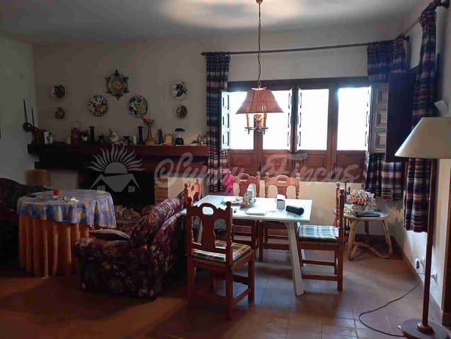 4 slaapkamer Villa te koop in Ayora met zwembad garage - € 186.000 (Ref: 7694414)