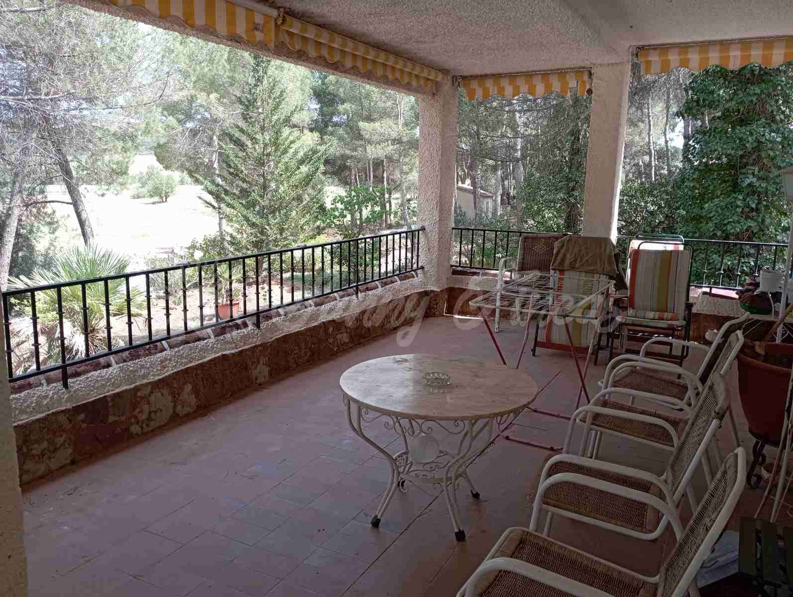 4 soveværelse Villa til salg i Ayora med swimmingpool garage - € 186.000 (Ref: 7694414)