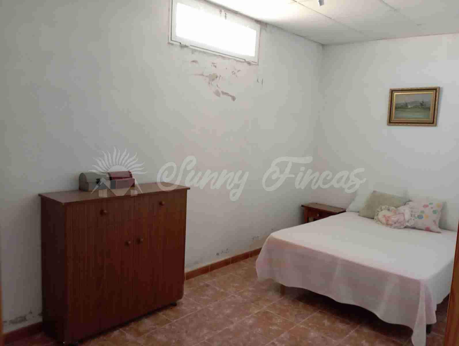 2 slaapkamer Finca/Landhuis te koop in Yecla met garage - € 73.000 (Ref: 7748850)