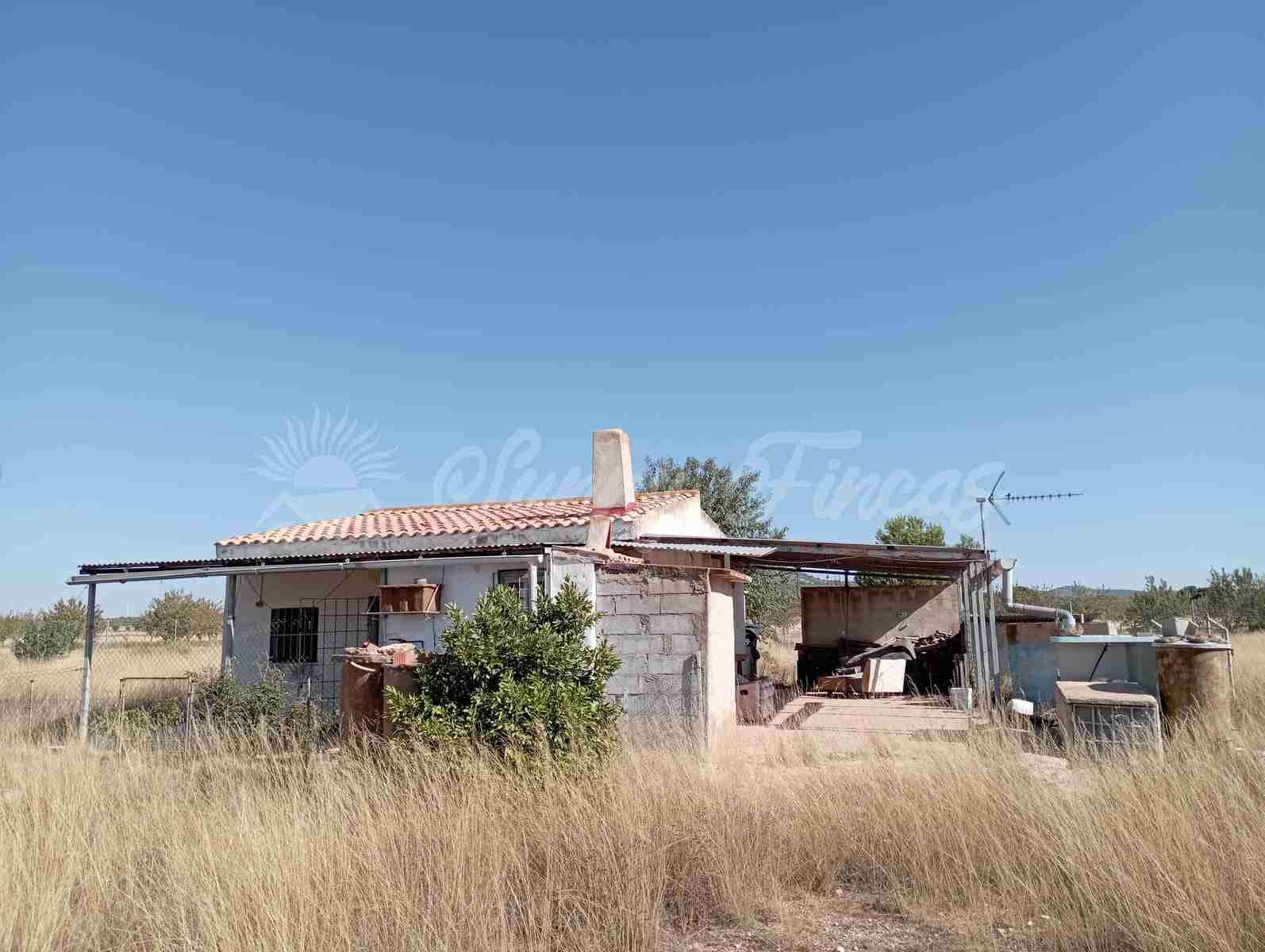 2 slaapkamer Finca/Landhuis te koop in Yecla met garage - € 73.000 (Ref: 7748850)