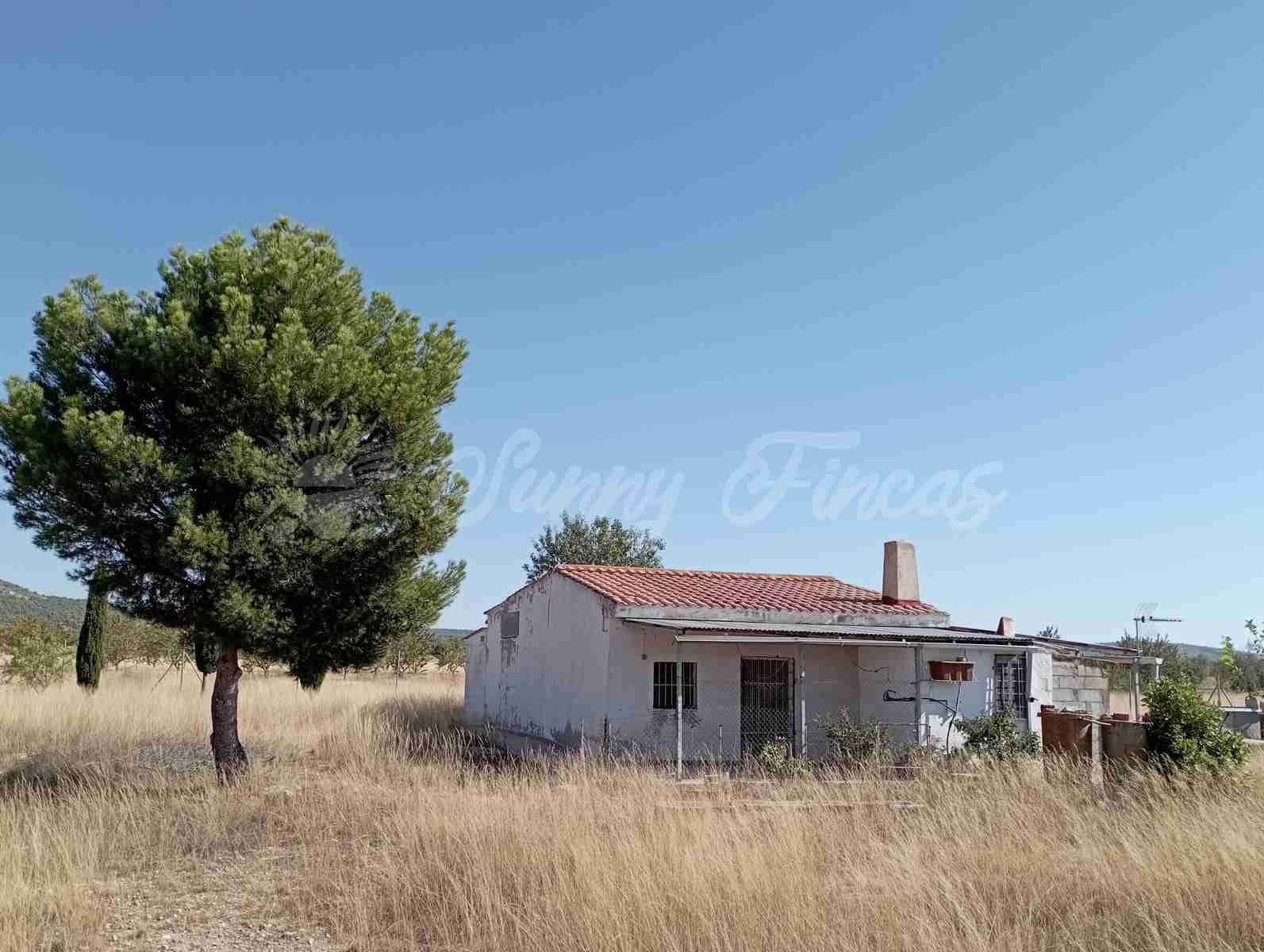 2 slaapkamer Finca/Landhuis te koop in Yecla met garage - € 73.000 (Ref: 7748850)