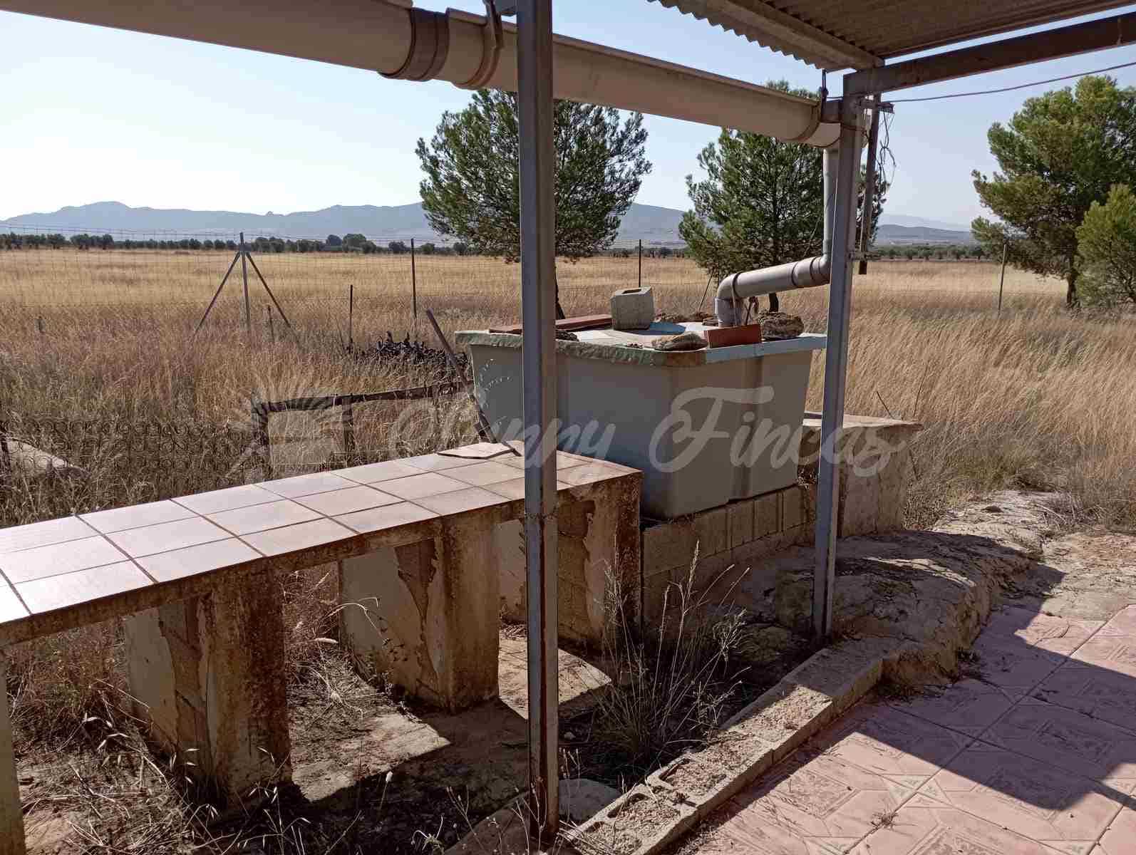 2 slaapkamer Finca/Landhuis te koop in Yecla met garage - € 73.000 (Ref: 7748850)