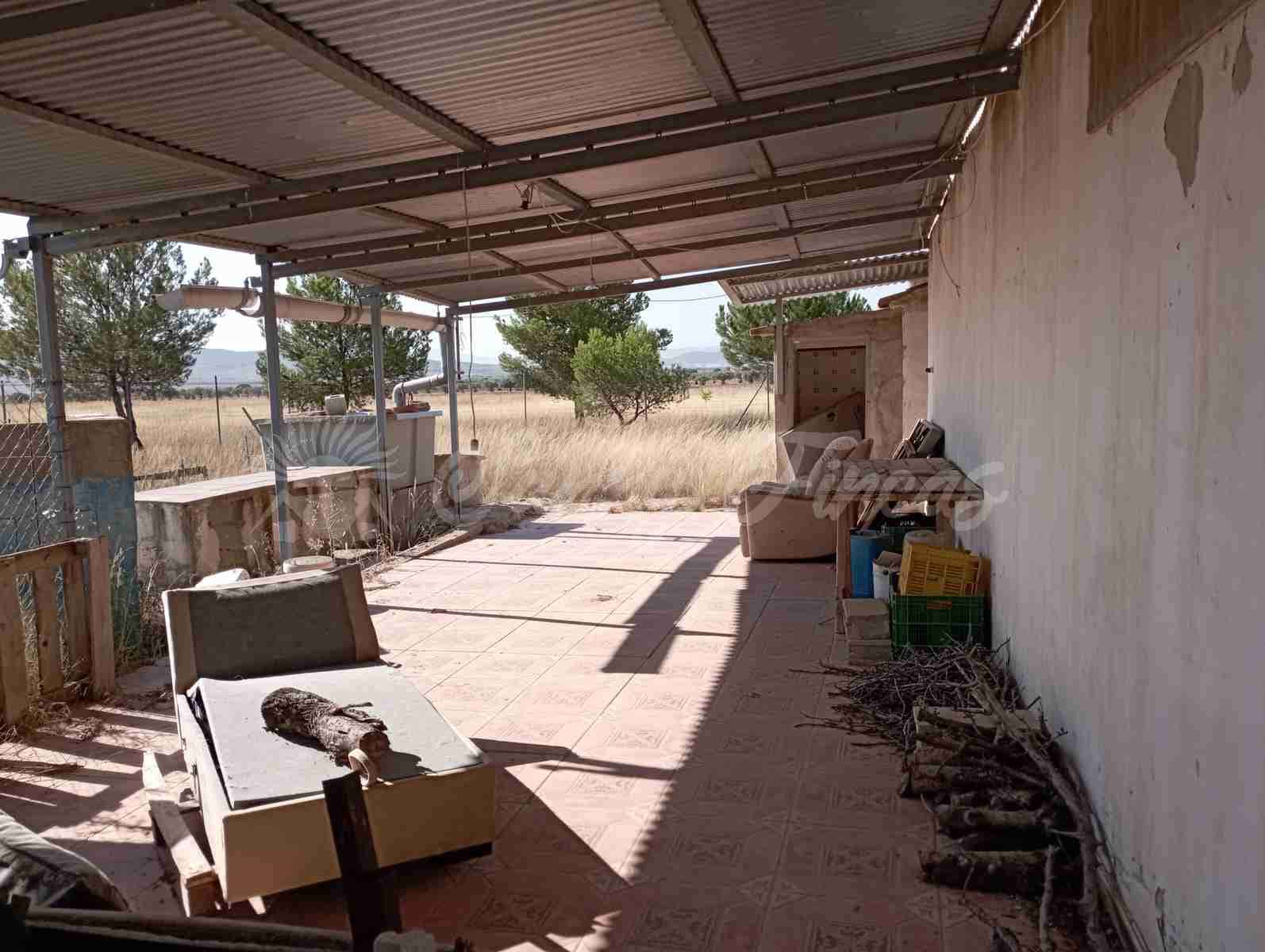 2 slaapkamer Finca/Landhuis te koop in Yecla met garage - € 73.000 (Ref: 7748850)