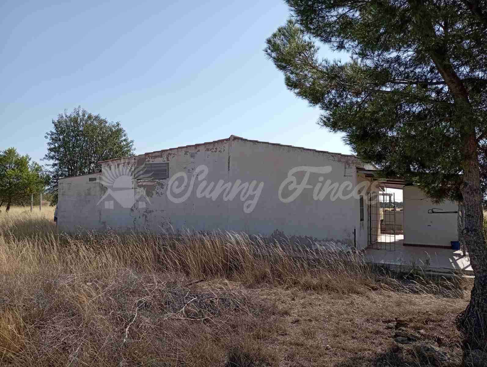 2 slaapkamer Finca/Landhuis te koop in Yecla met garage - € 73.000 (Ref: 7748850)