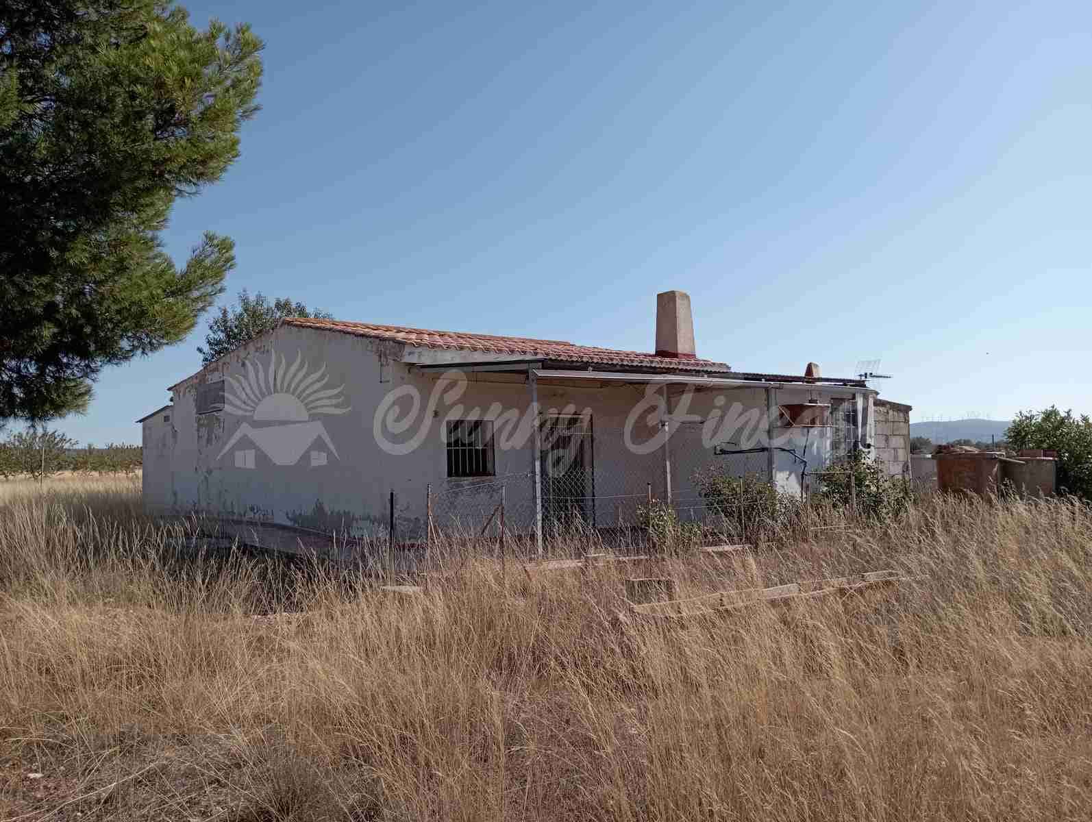 2 slaapkamer Finca/Landhuis te koop in Yecla met garage - € 73.000 (Ref: 7748850)