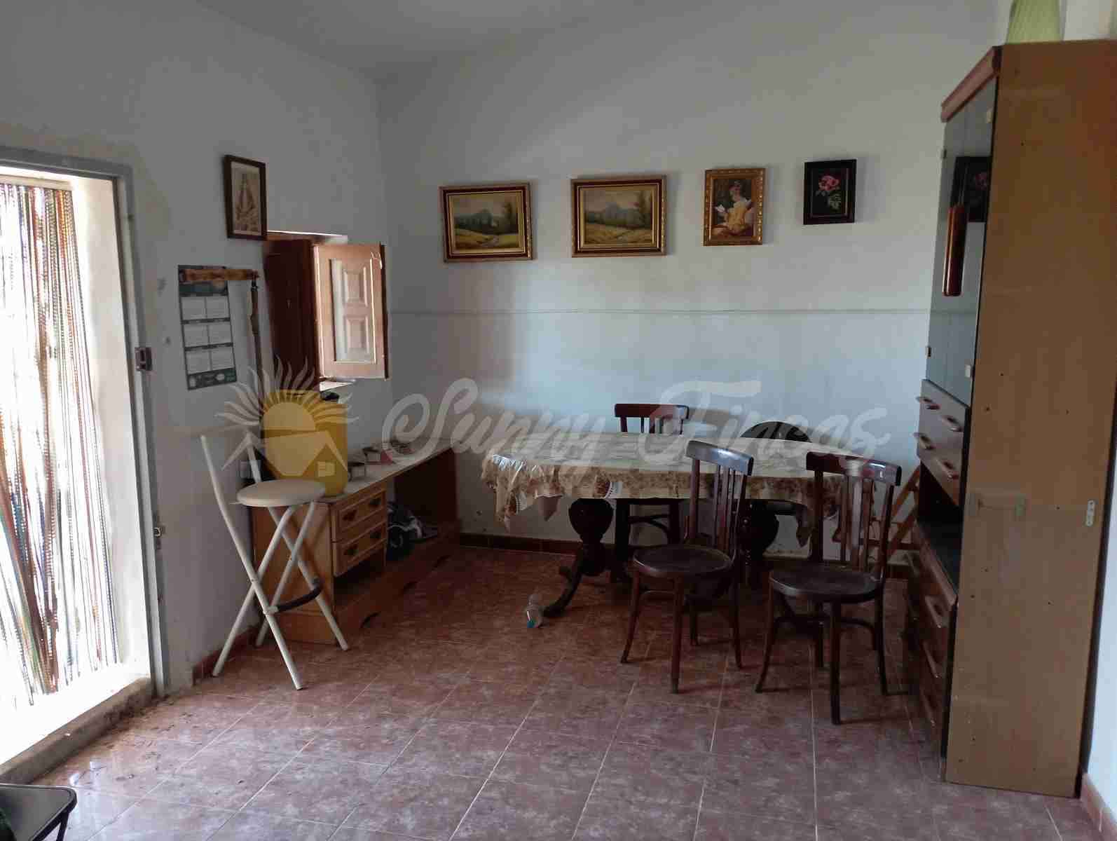 2 slaapkamer Finca/Landhuis te koop in Yecla met garage - € 73.000 (Ref: 7748850)