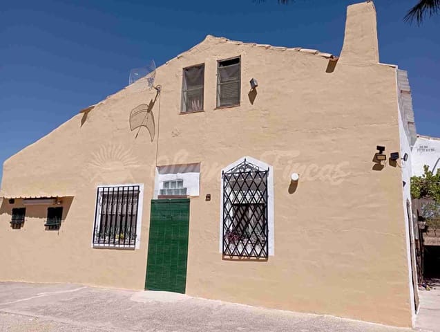 Finca/Casa Rural de 5 habitaciones en Yecla en venta con piscina garaje - 95.000 € (Ref: 7788131)