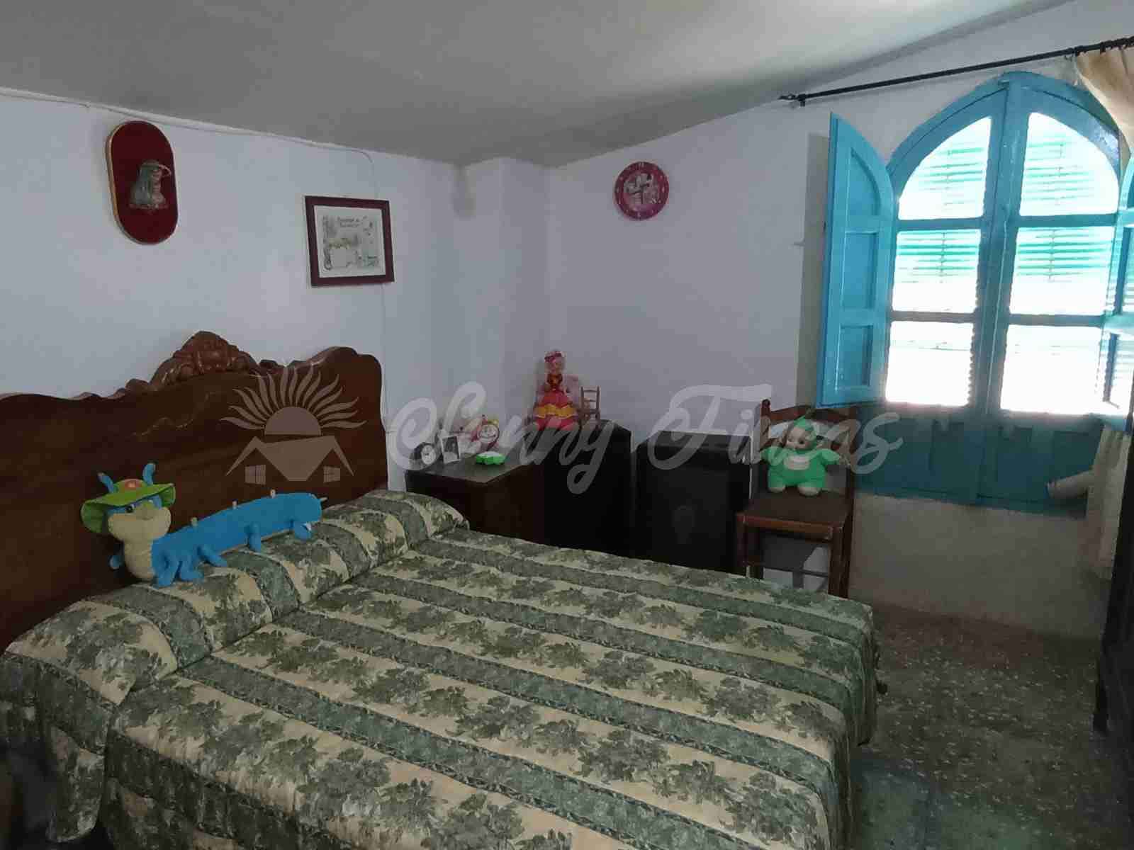 5 soverom Finca/Herregård til salgs i Yecla med svømmebasseng garasje - € 95 000 (Ref: 7788131)