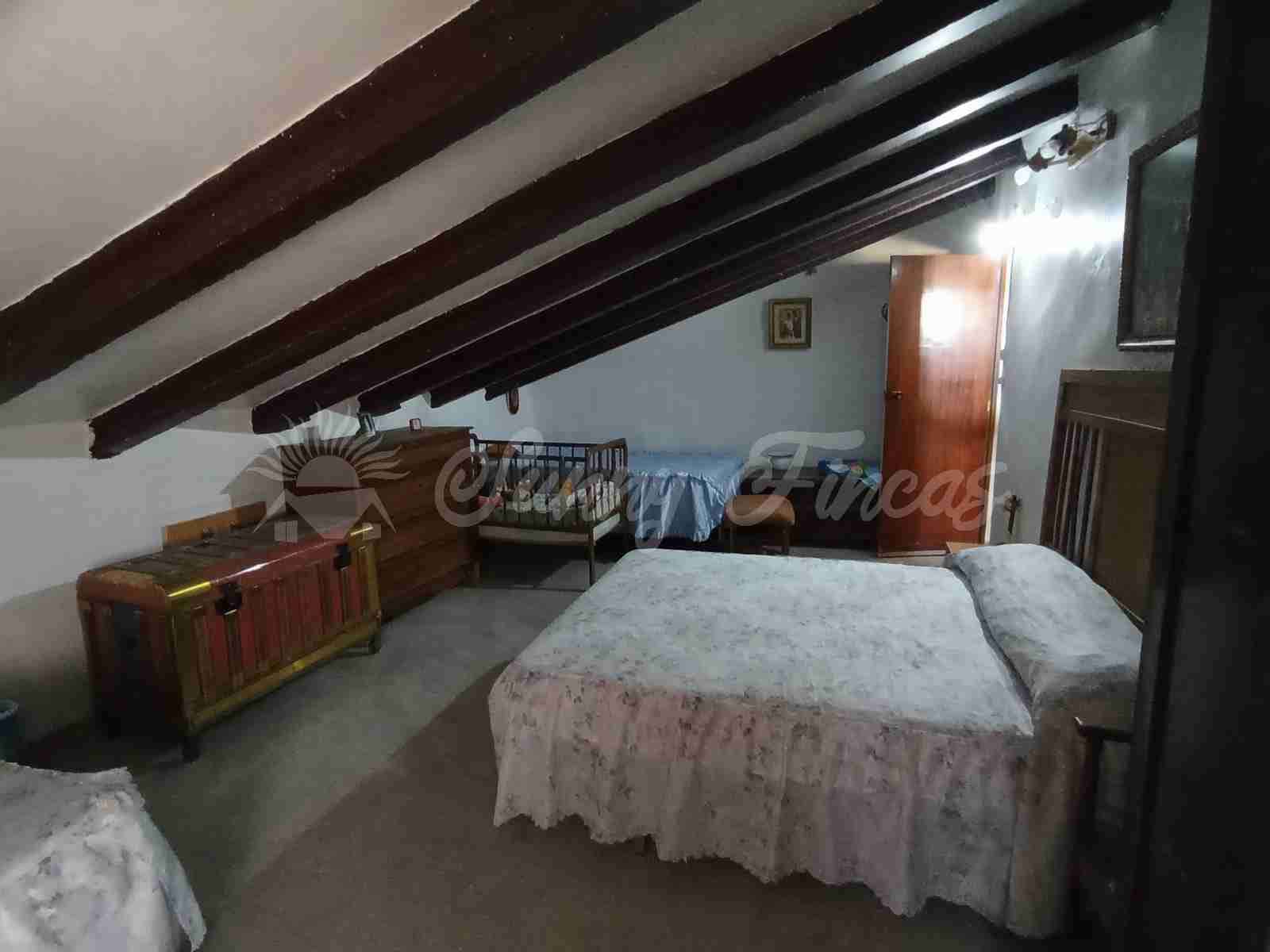 5 soverom Finca/Herregård til salgs i Yecla med svømmebasseng garasje - € 95 000 (Ref: 7788131)