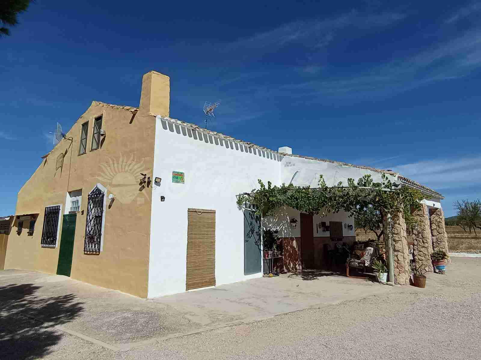 5 soverom Finca/Herregård til salgs i Yecla med svømmebasseng garasje - € 95 000 (Ref: 7788131)