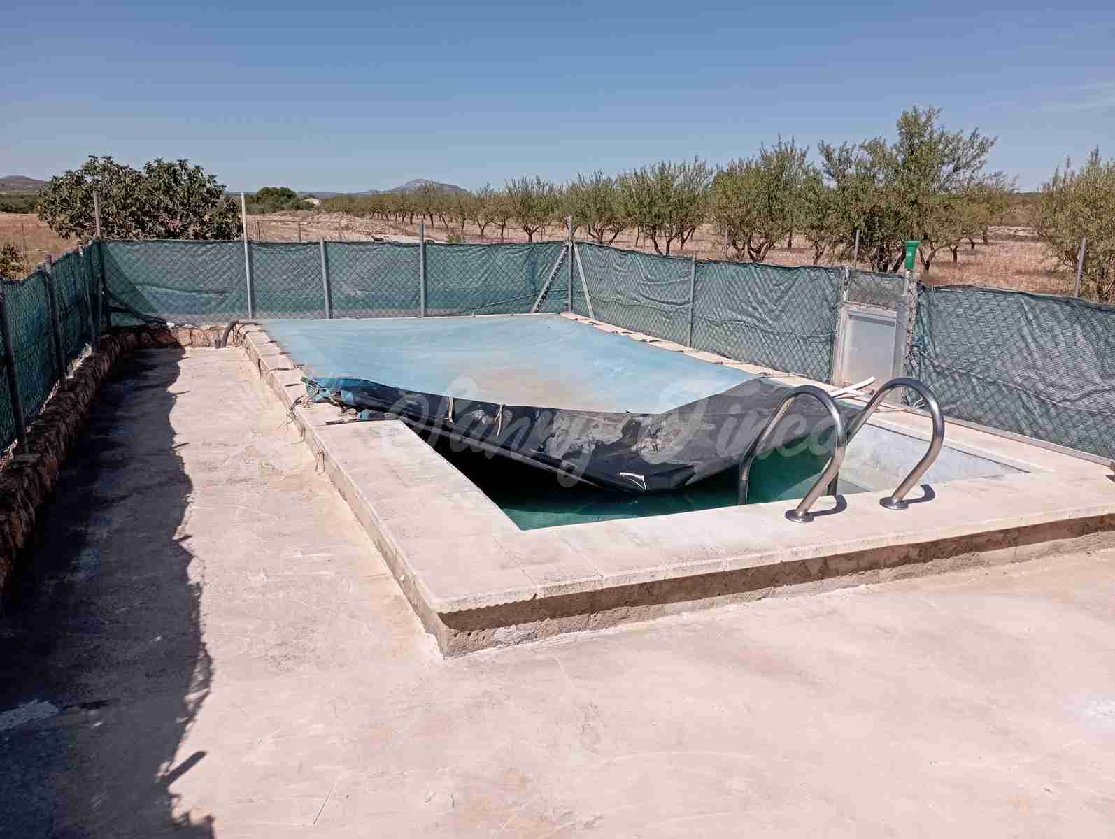 5 soverom Finca/Herregård til salgs i Yecla med svømmebasseng garasje - € 95 000 (Ref: 7788131)