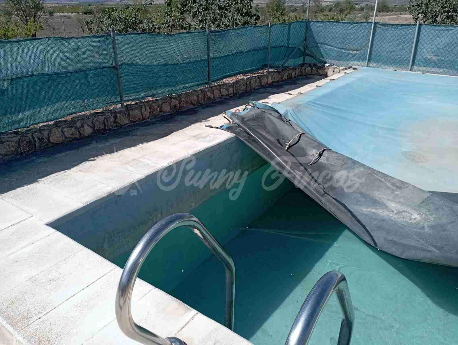 5 soverom Finca/Herregård til salgs i Yecla med svømmebasseng garasje - € 95 000 (Ref: 7788131)