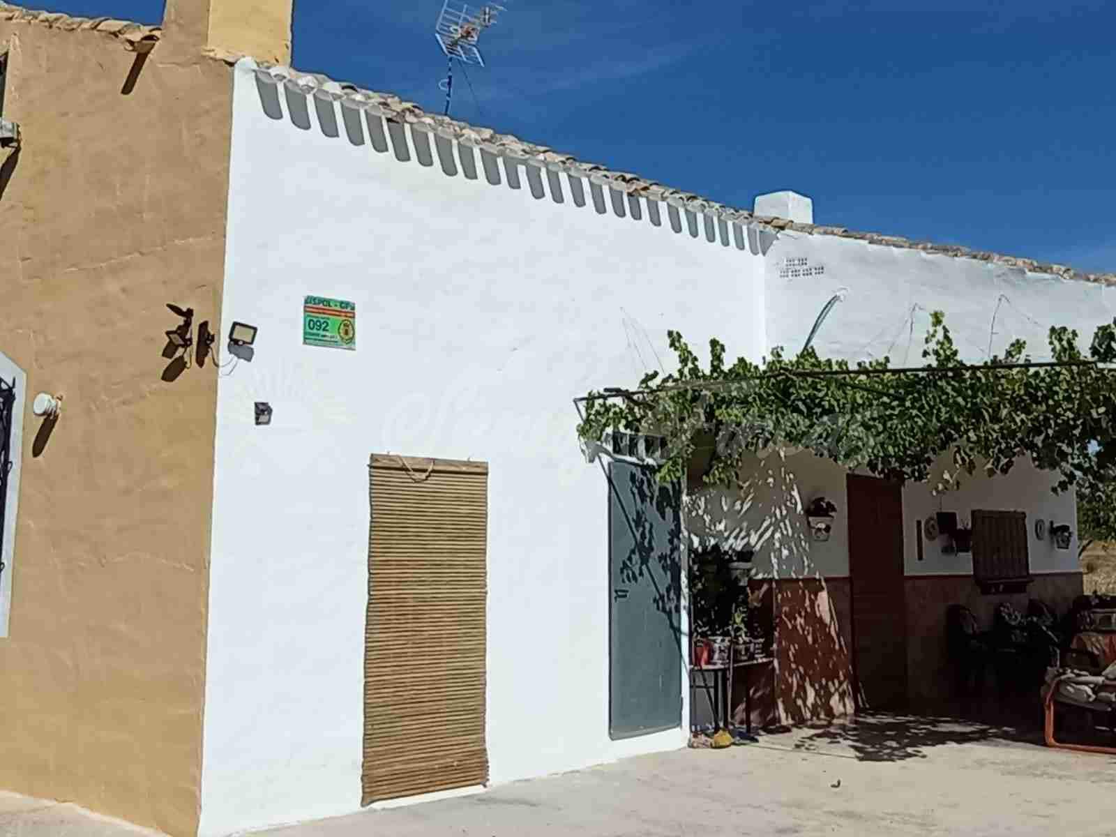 5 soverom Finca/Herregård til salgs i Yecla med svømmebasseng garasje - € 95 000 (Ref: 7788131)