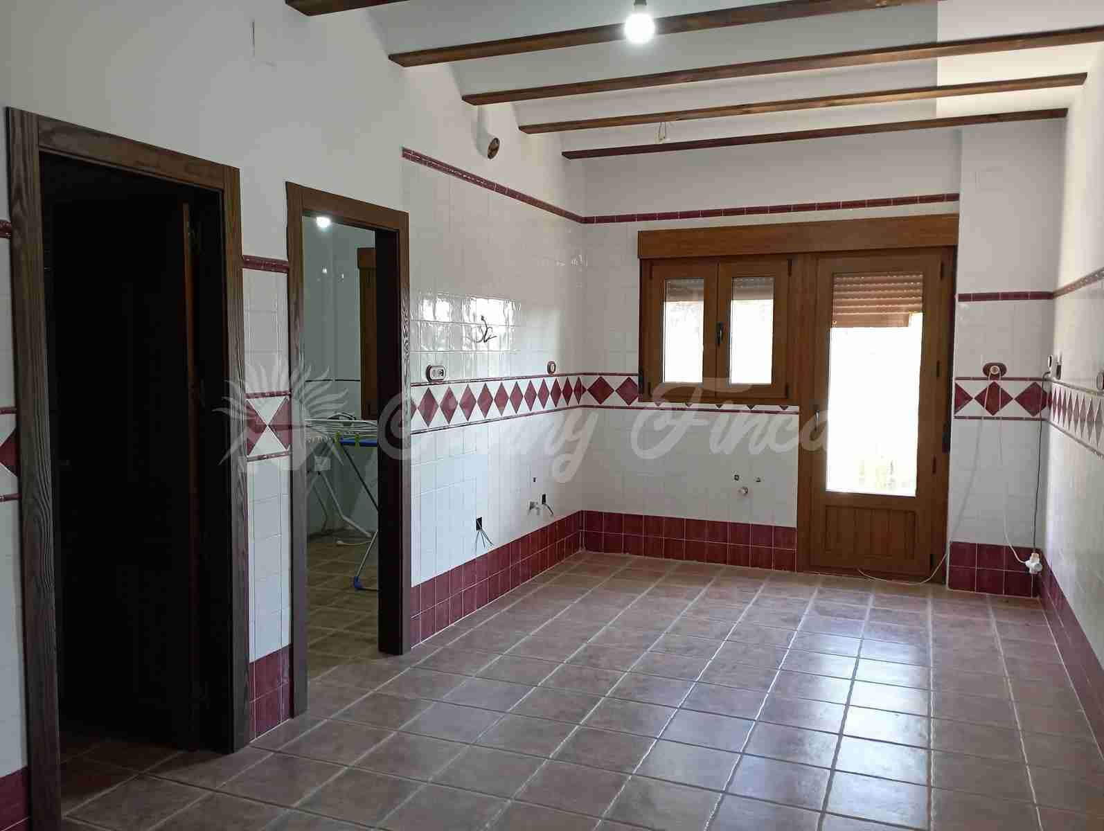 5 soveværelse Villa til salg i Villena med swimmingpool garage - € 425.000 (Ref: 7846230)