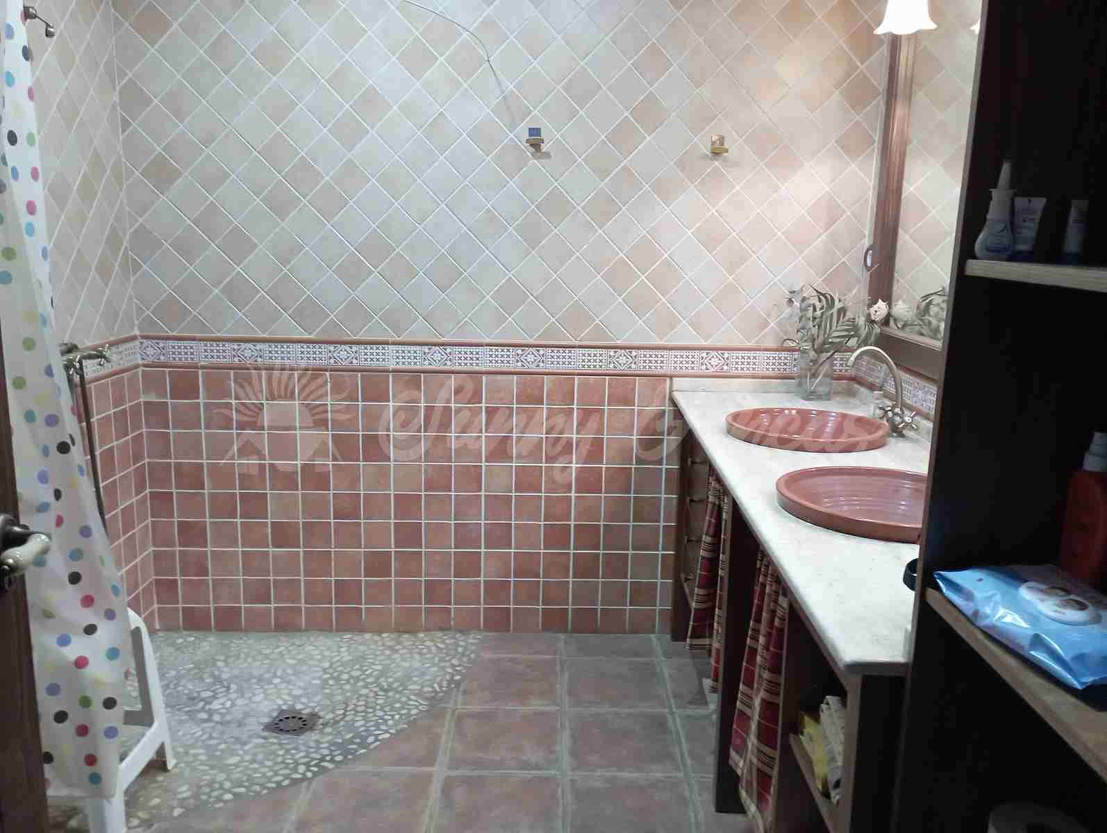 5 soveværelse Villa til salg i Villena med swimmingpool garage - € 425.000 (Ref: 7846230)