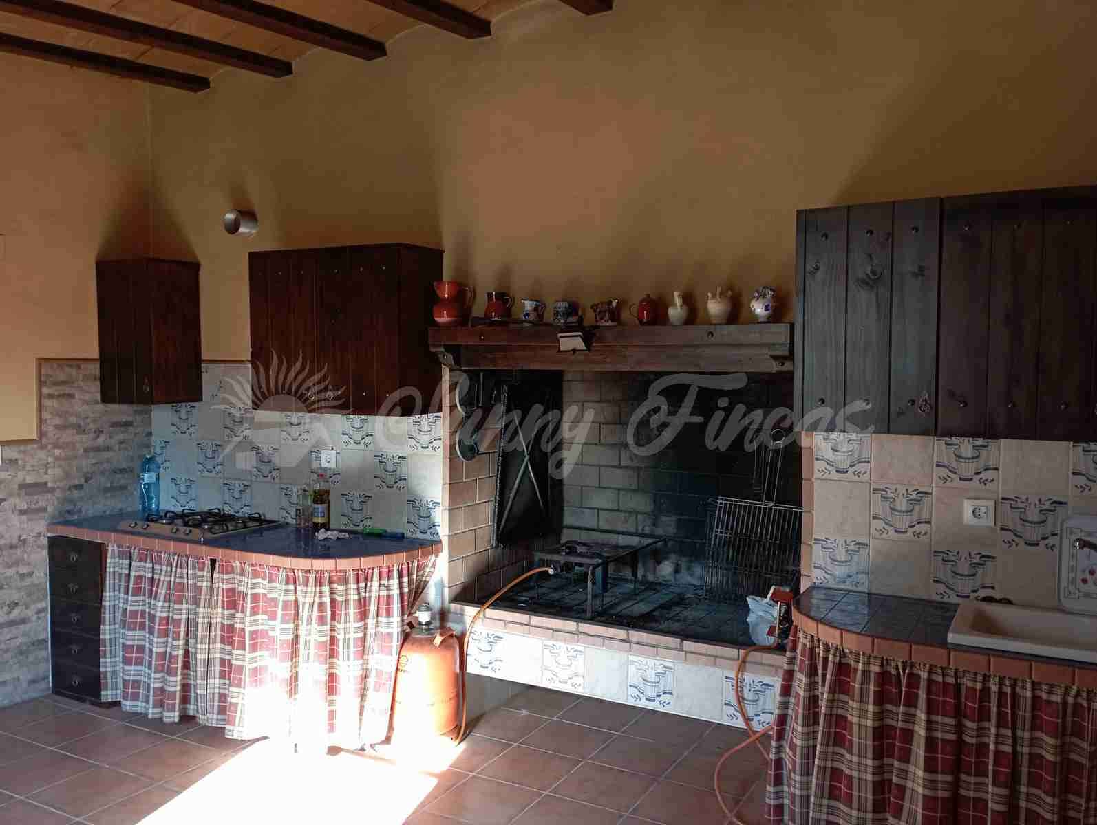 5 soveværelse Villa til salg i Villena med swimmingpool garage - € 425.000 (Ref: 7846230)