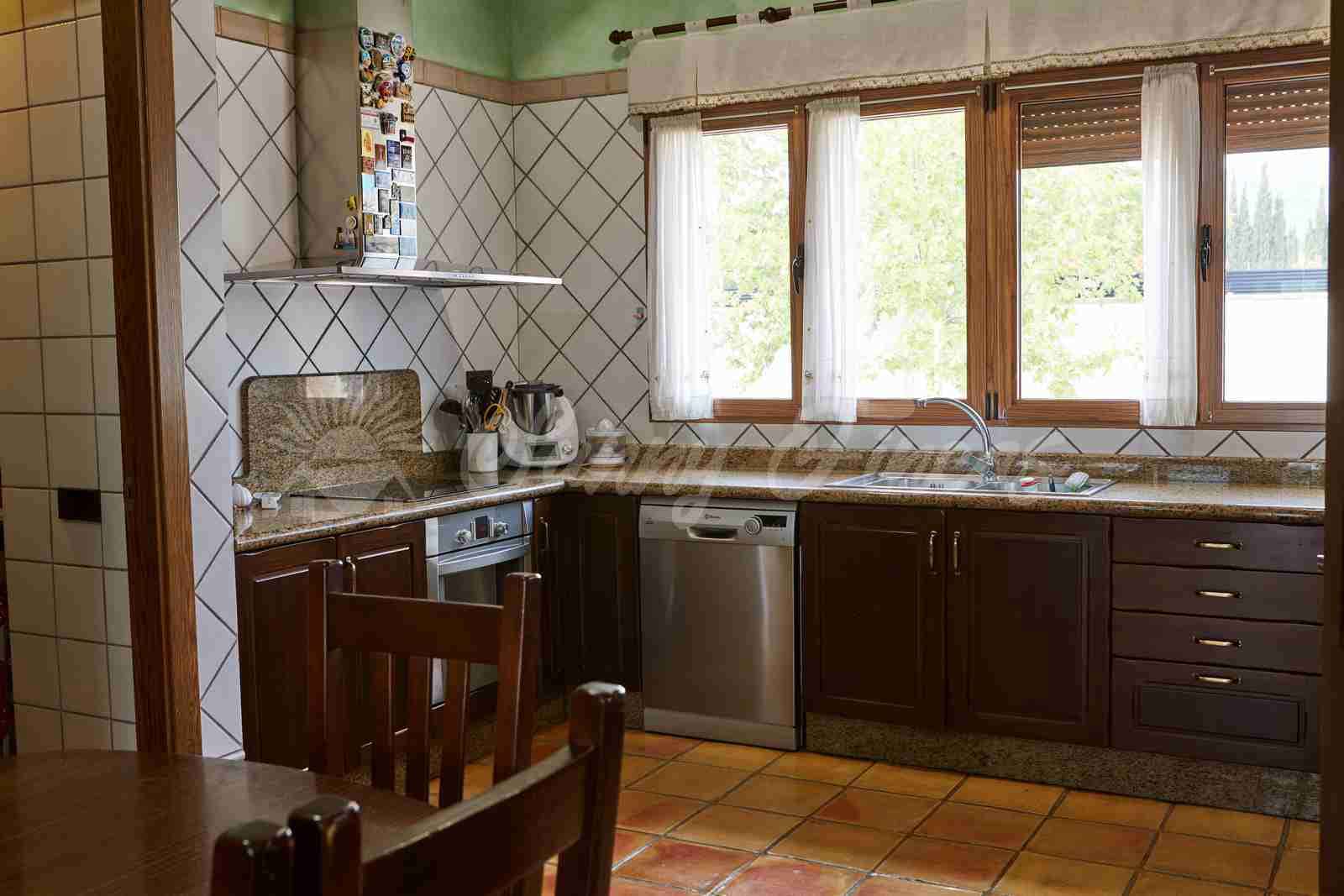 5 soveværelse Finca/Landehus til salg i Yecla med swimmingpool garage - € 600.000 (Ref: 7955926)