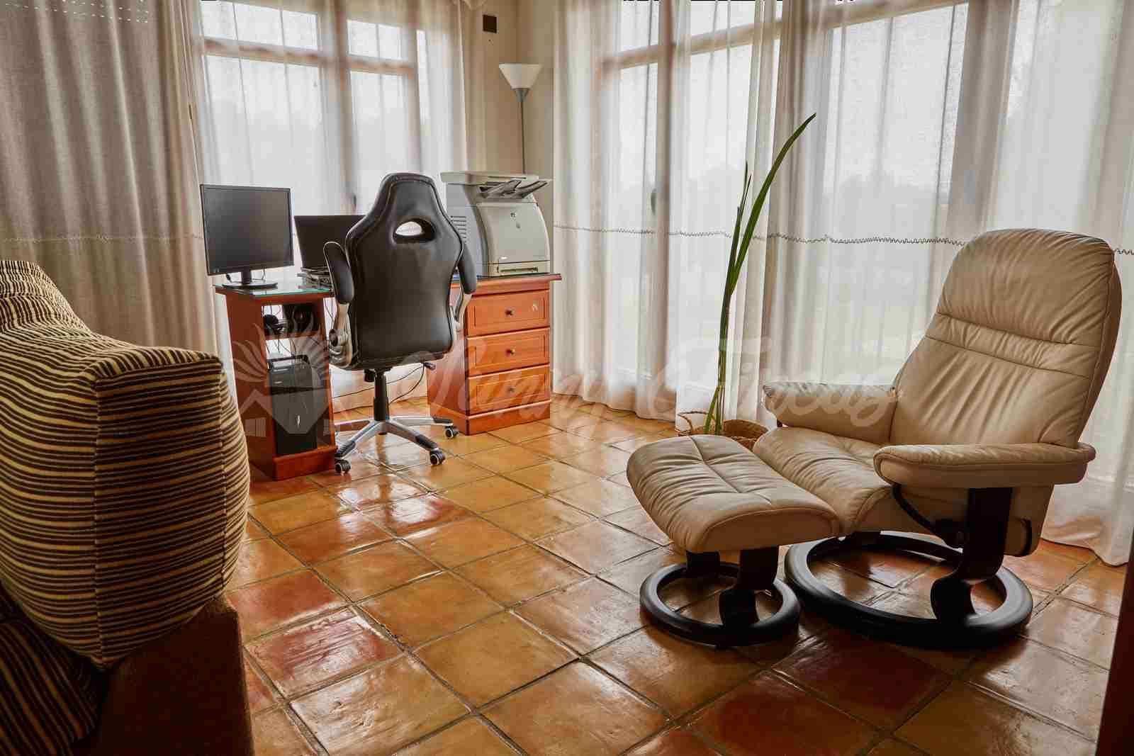 5 soveværelse Finca/Landehus til salg i Yecla med swimmingpool garage - € 600.000 (Ref: 7955926)