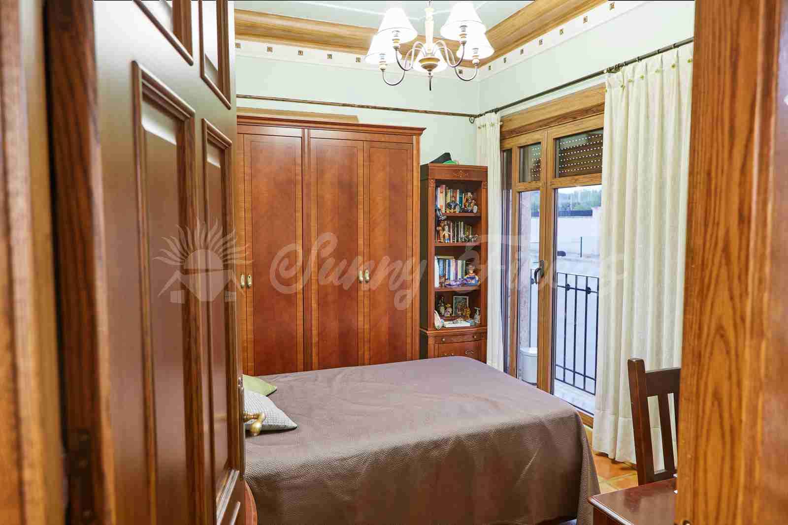 5 soveværelse Finca/Landehus til salg i Yecla med swimmingpool garage - € 600.000 (Ref: 7955926)