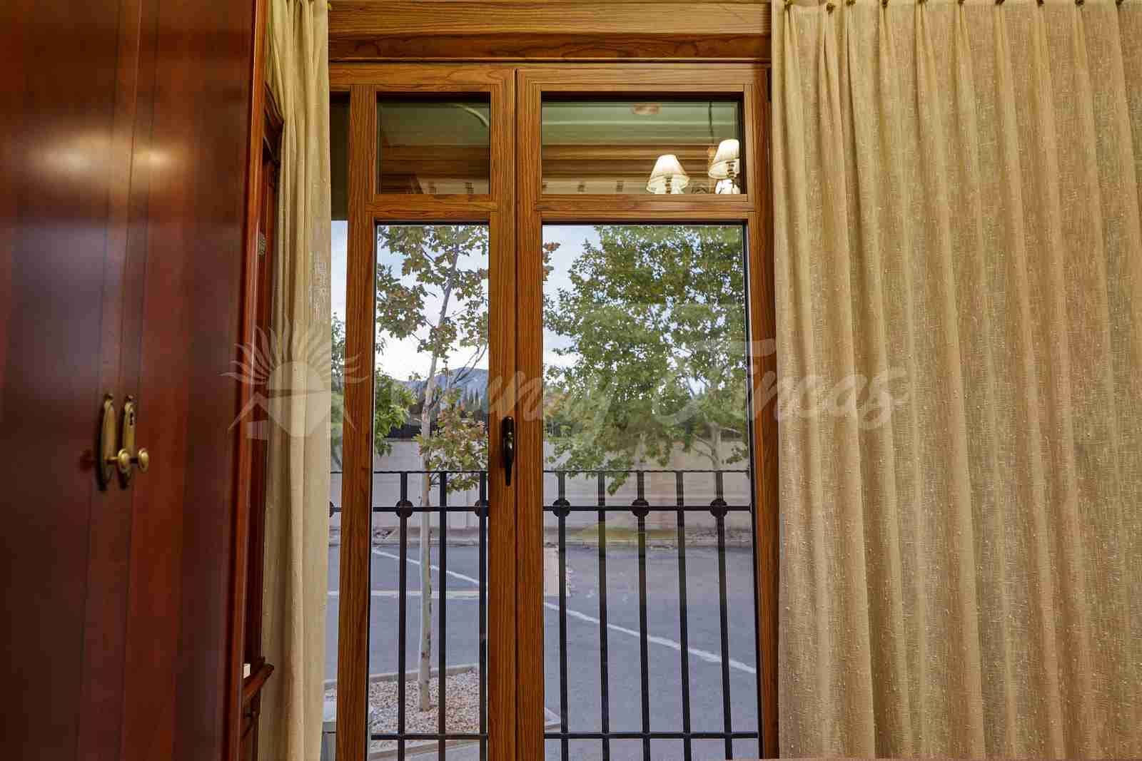 5 soveværelse Finca/Landehus til salg i Yecla med swimmingpool garage - € 600.000 (Ref: 7955926)