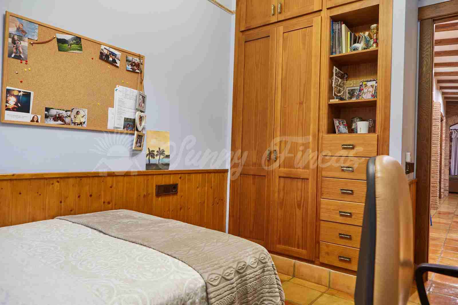 5 soveværelse Finca/Landehus til salg i Yecla med swimmingpool garage - € 600.000 (Ref: 7955926)