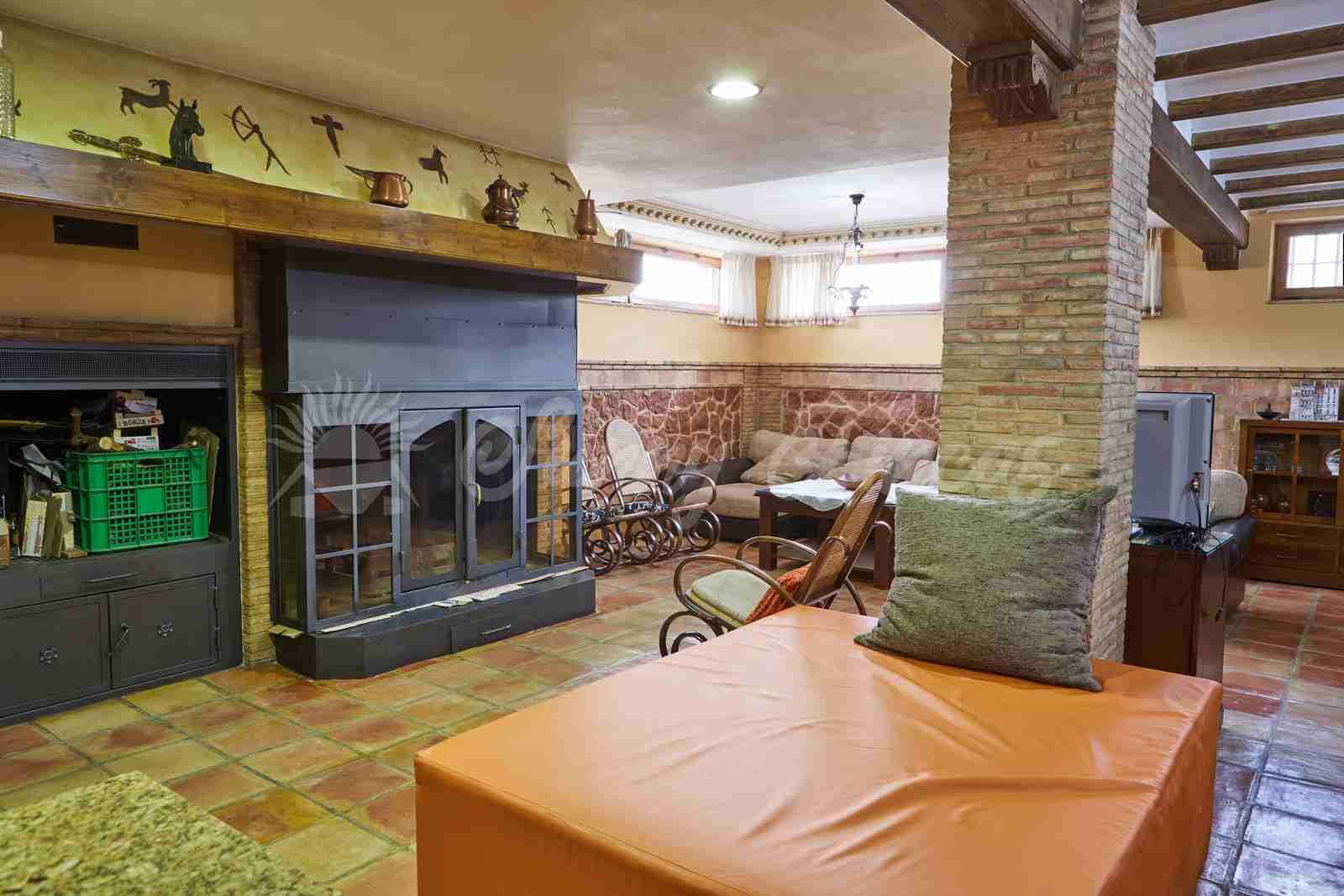 5 soveværelse Finca/Landehus til salg i Yecla med swimmingpool garage - € 600.000 (Ref: 7955926)