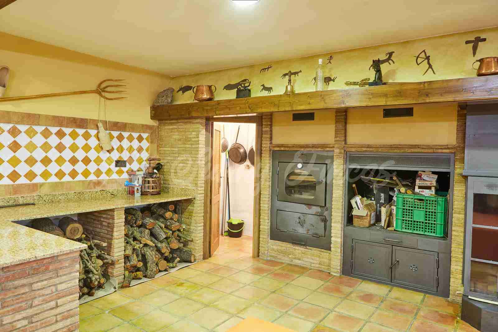 5 soveværelse Finca/Landehus til salg i Yecla med swimmingpool garage - € 600.000 (Ref: 7955926)