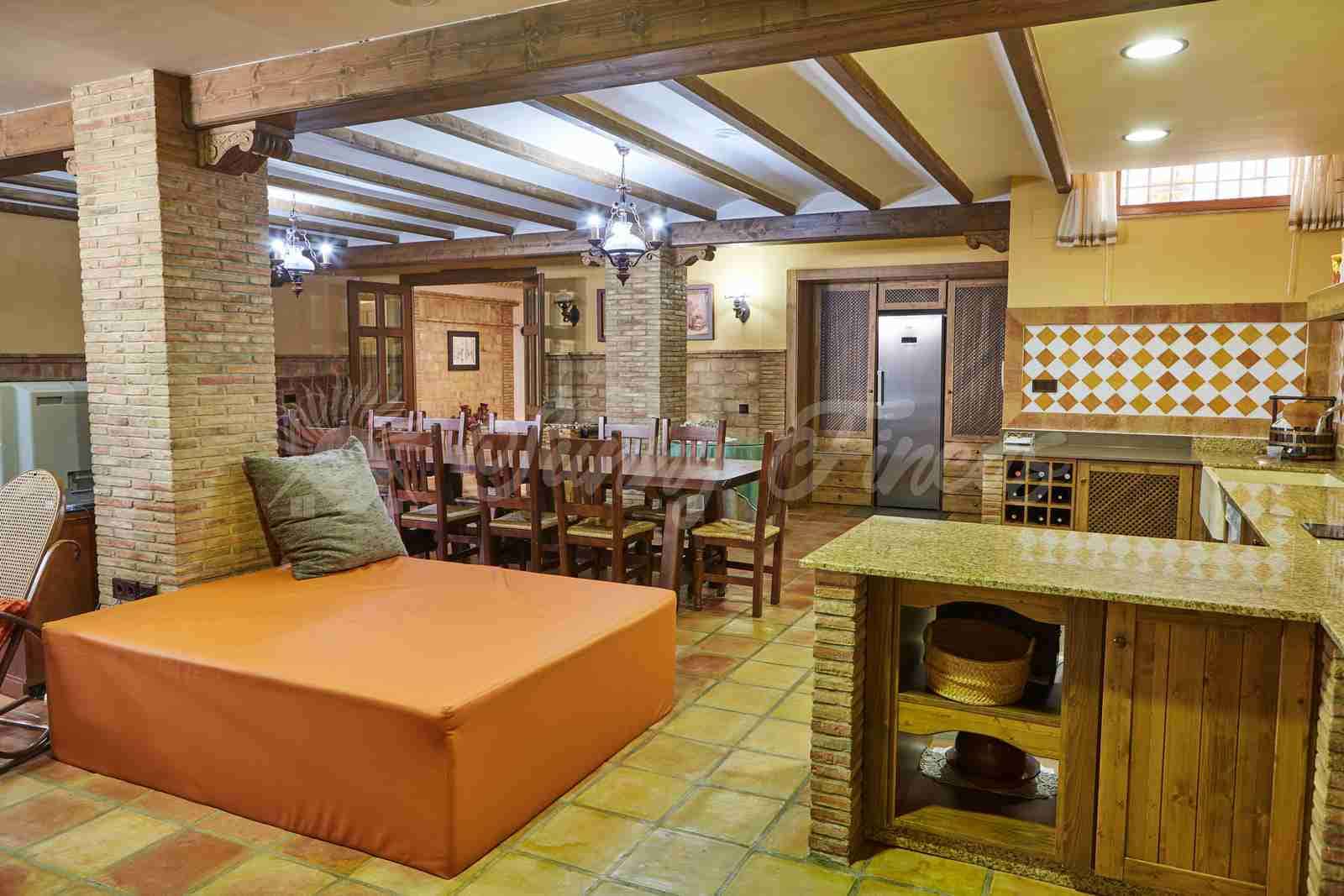 5 soveværelse Finca/Landehus til salg i Yecla med swimmingpool garage - € 600.000 (Ref: 7955926)