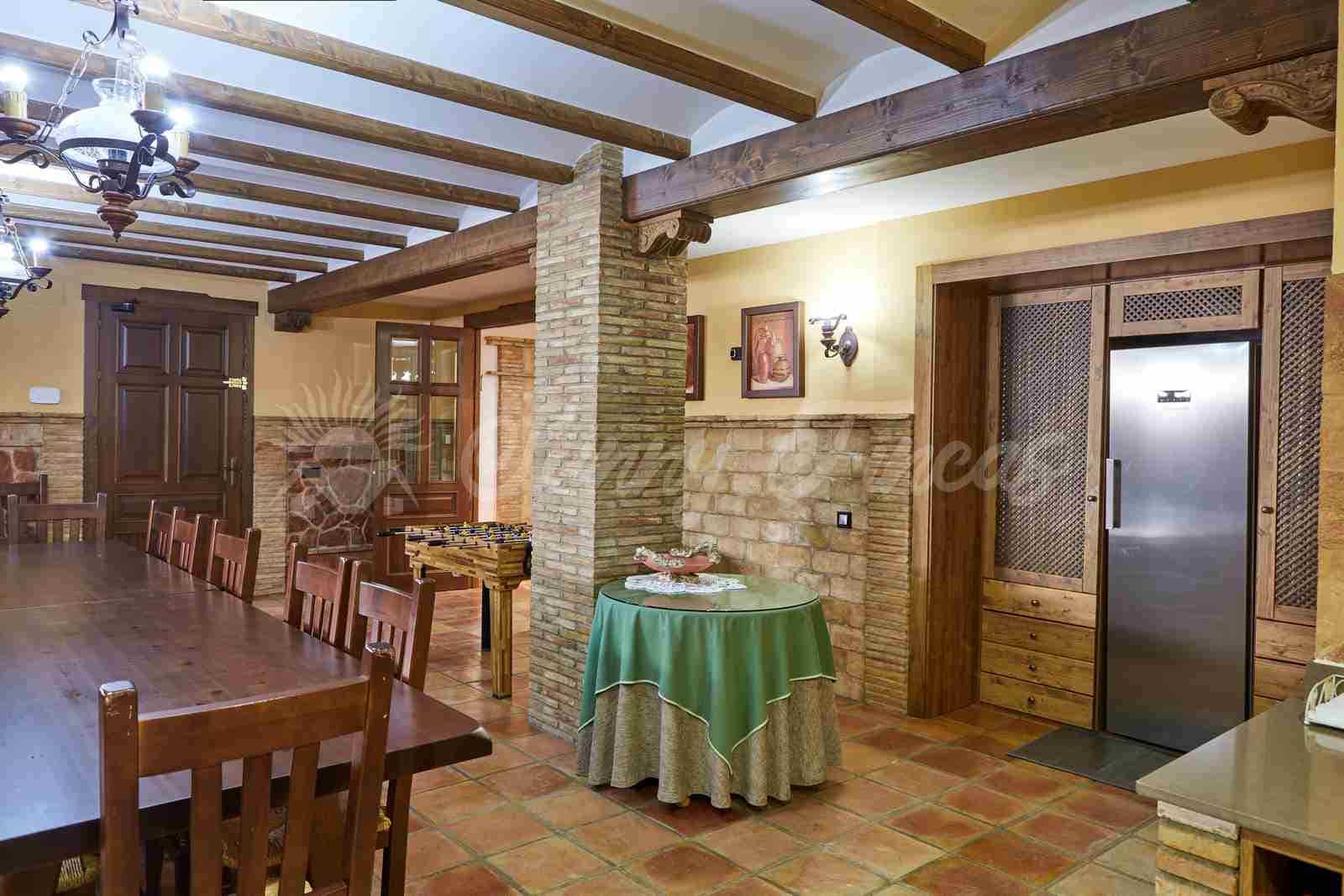 5 soveværelse Finca/Landehus til salg i Yecla med swimmingpool garage - € 600.000 (Ref: 7955926)