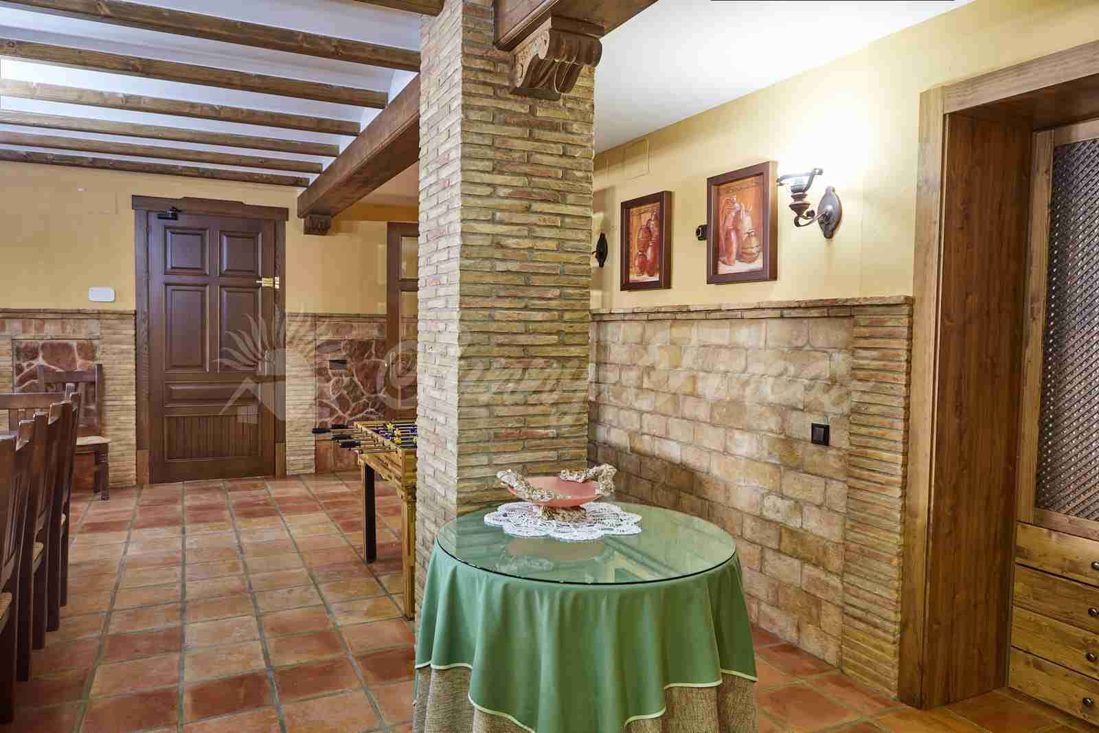 5 soveværelse Finca/Landehus til salg i Yecla med swimmingpool garage - € 600.000 (Ref: 7955926)