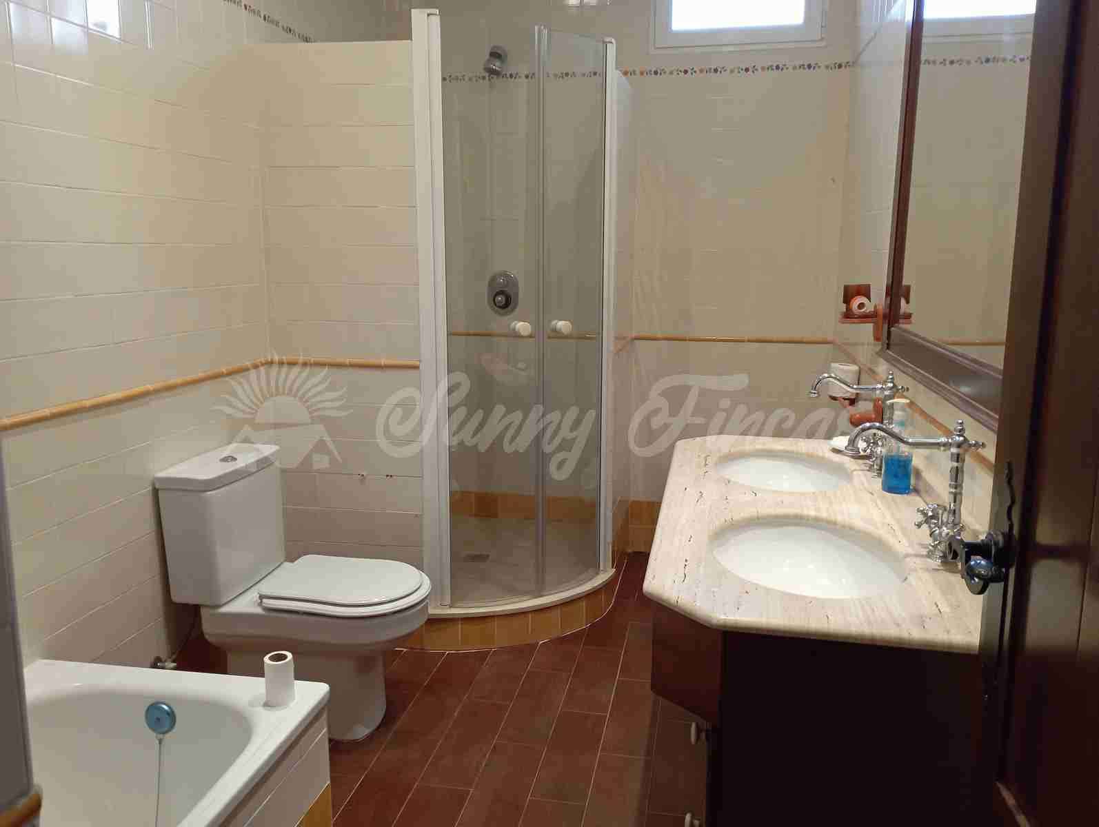 5 slaapkamer Finca/Landhuis te koop in Chinchilla de Monte-Aragon met garage - € 236.000 (Ref: 8045710)