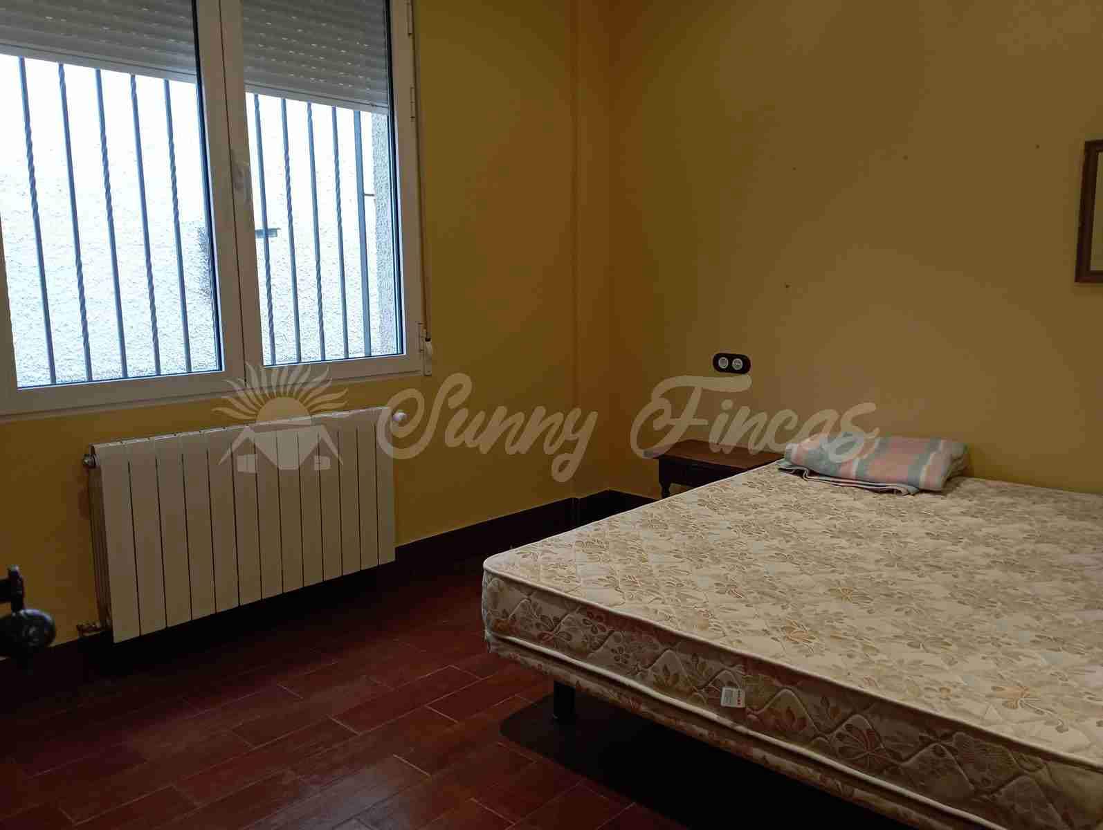 5 slaapkamer Finca/Landhuis te koop in Chinchilla de Monte-Aragon met garage - € 236.000 (Ref: 8045710)