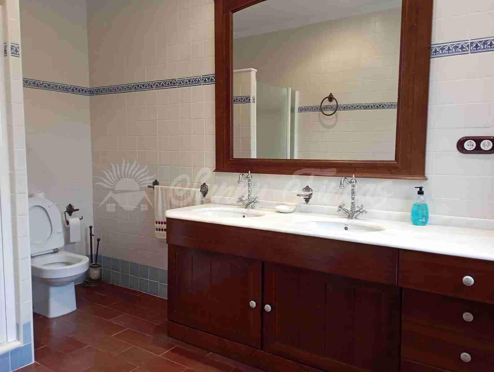 5 slaapkamer Finca/Landhuis te koop in Chinchilla de Monte-Aragon met garage - € 236.000 (Ref: 8045710)