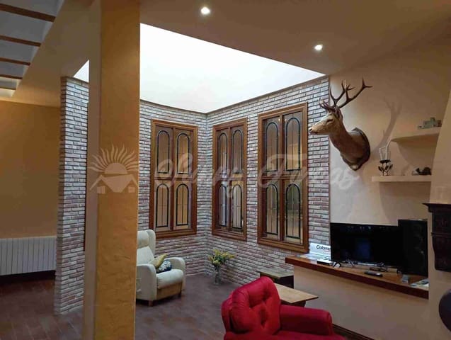 5 slaapkamer Finca/Landhuis te koop in Chinchilla de Monte-Aragón met garage - € 236.000 (Ref: 8045710)